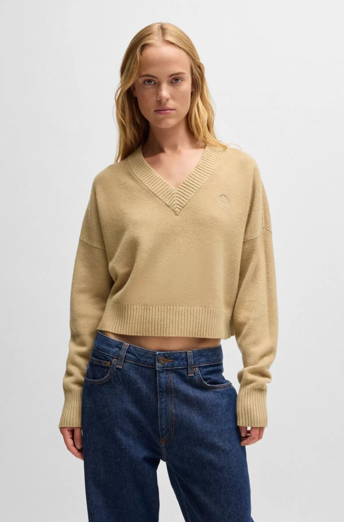 HUGO BOSS Afkortet Sweater Med Relaxed Fit Og Happy HUGO Logo Lys beige Store