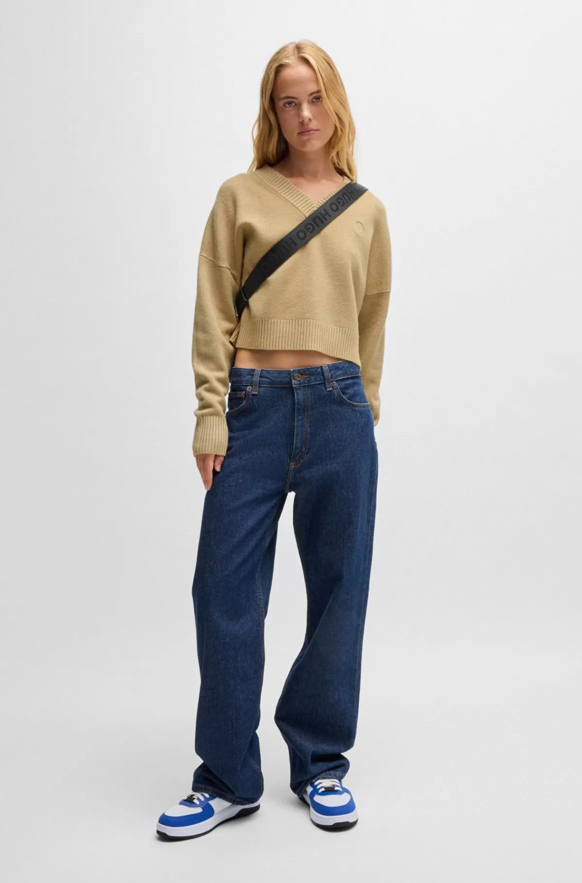 HUGO BOSS Afkortet Sweater Med Relaxed Fit Og Happy HUGO Logo Lys beige Store