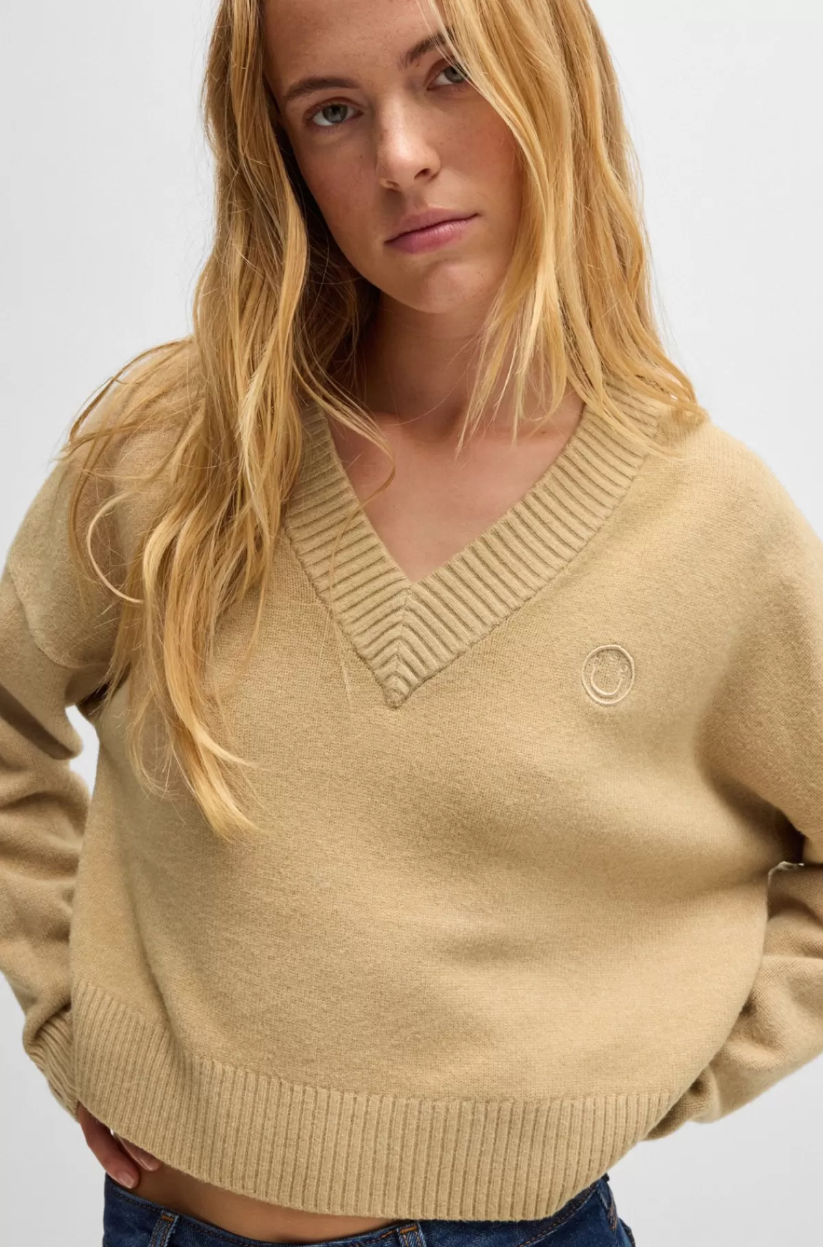 HUGO BOSS Afkortet Sweater Med Relaxed Fit Og Happy HUGO Logo Lys beige Store