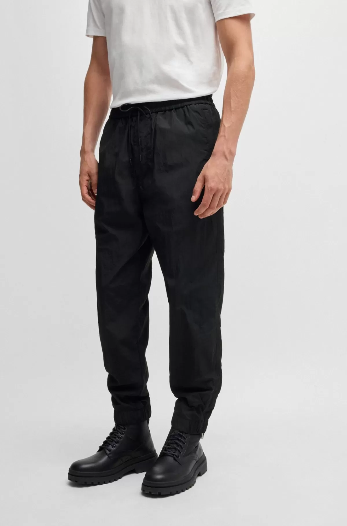 HUGO BOSS Bukser Med Relaxed Fit I Let Vandskyende Stof Sort Discount
