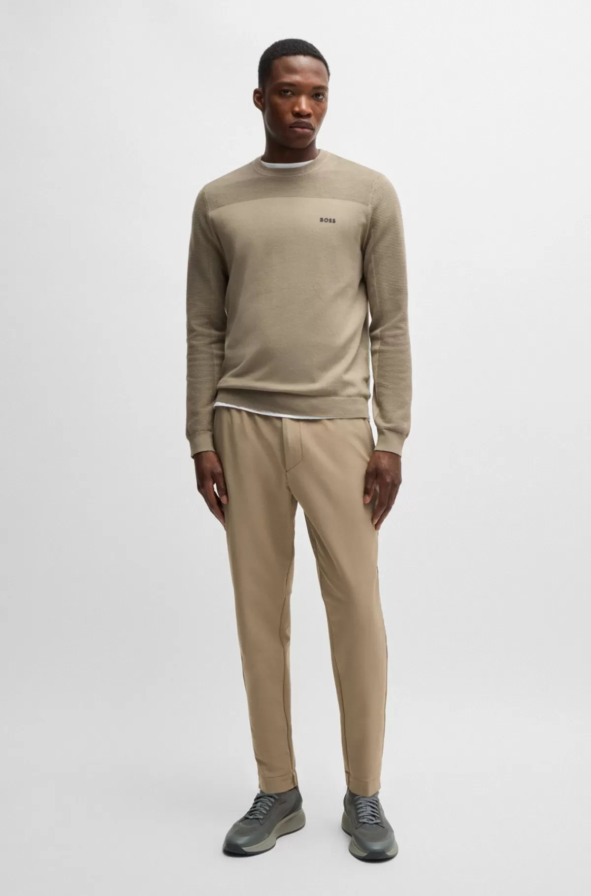 HUGO BOSS Chinos Med Tapered Fit I Strygelet Stof Med Stræk I Fire Retninger Brun New