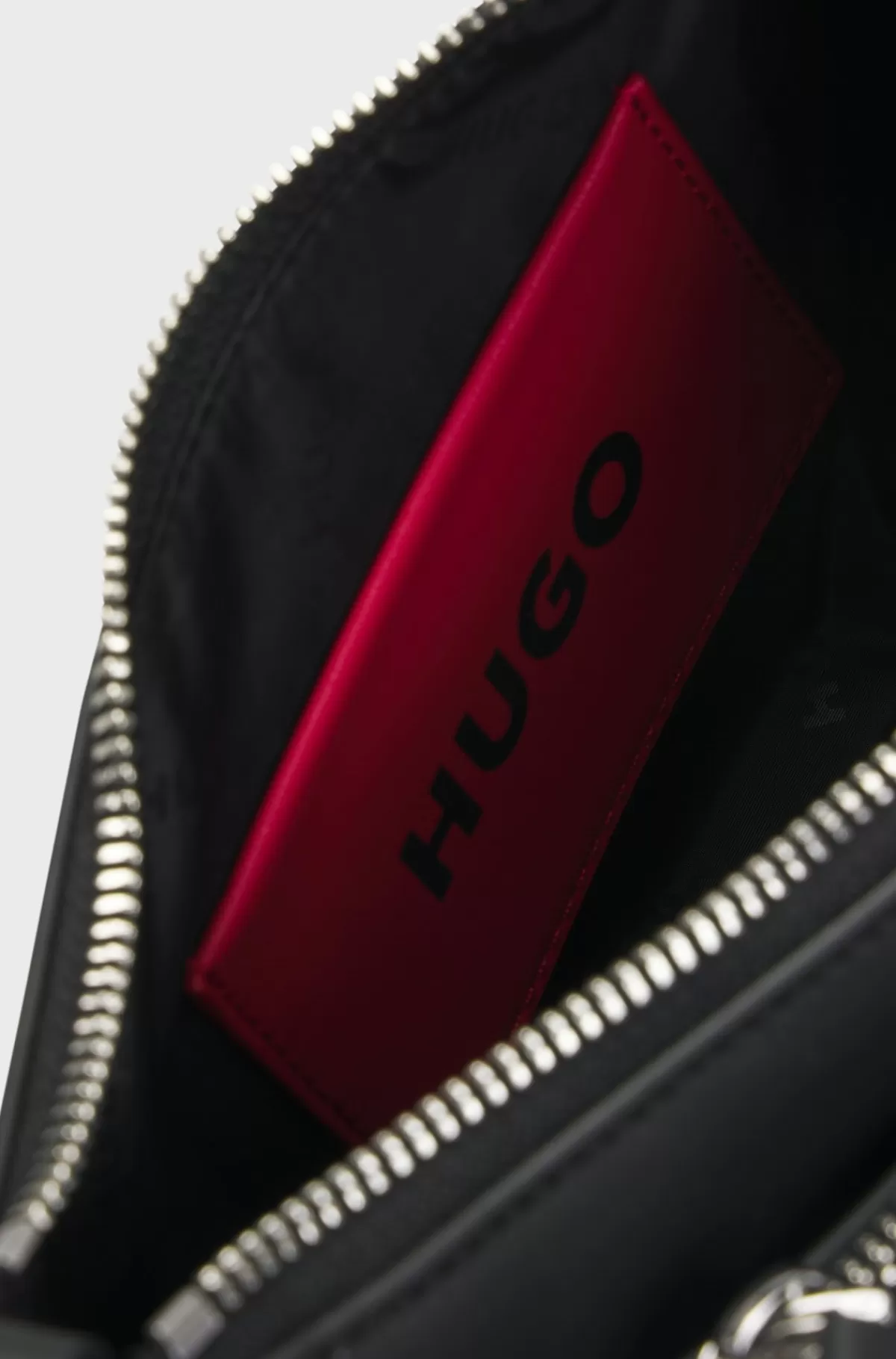 HUGO BOSS Crossbody-taske I Imiteret Læder Med Teddydetaljer Og Aftagelig Pung Sort Online