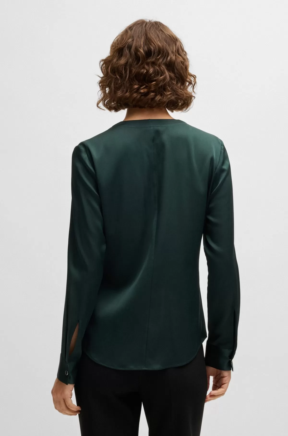 HUGO BOSS Dameskjorte Med Rynket Hals I Silke Crepe De Chine Med Stræk Mørkegrøn Clearance