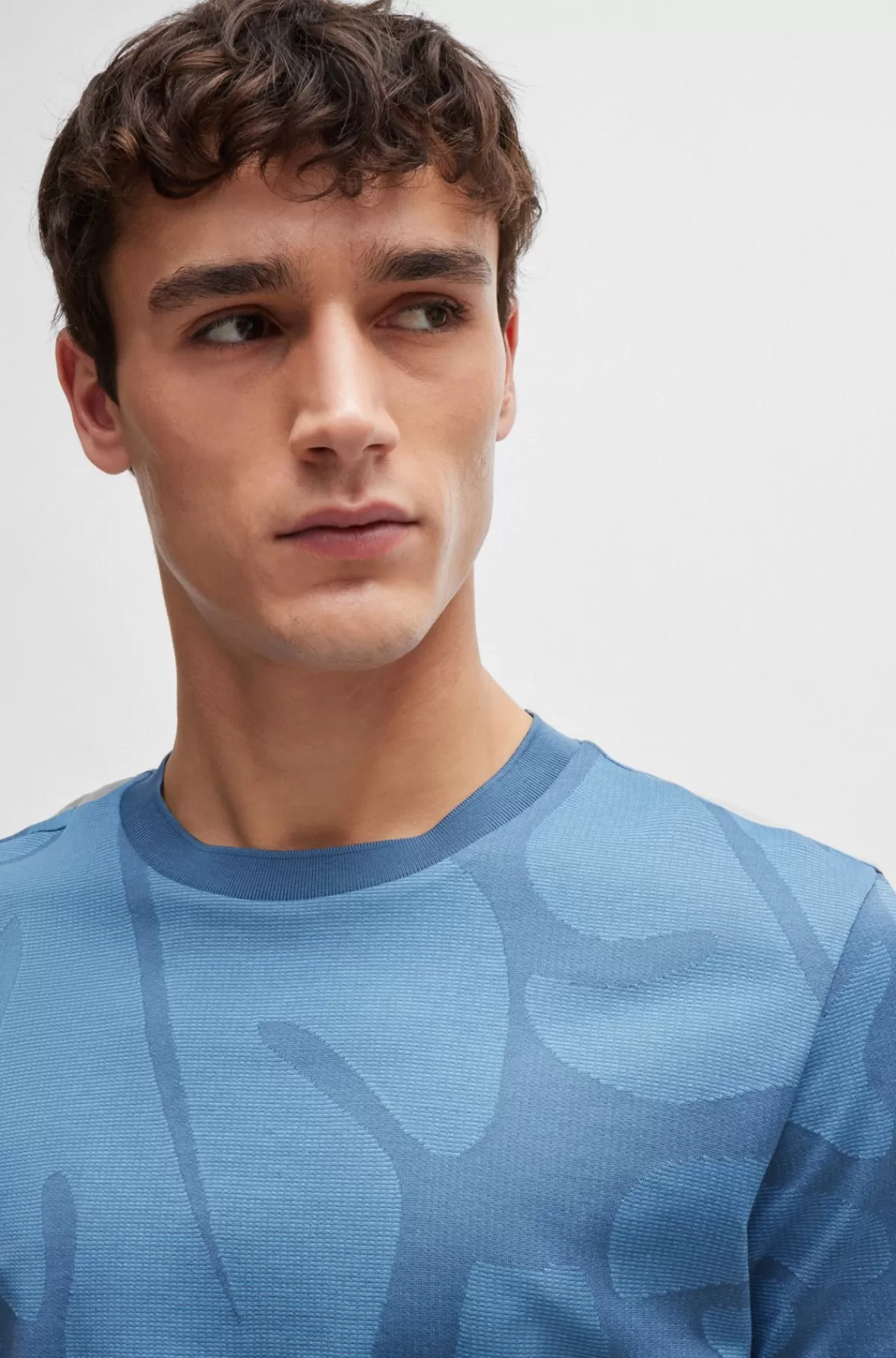 HUGO BOSS En T-shirt I Bomuld Med Fingerfilodendron-mønster I To Toner Lyseblå Sale