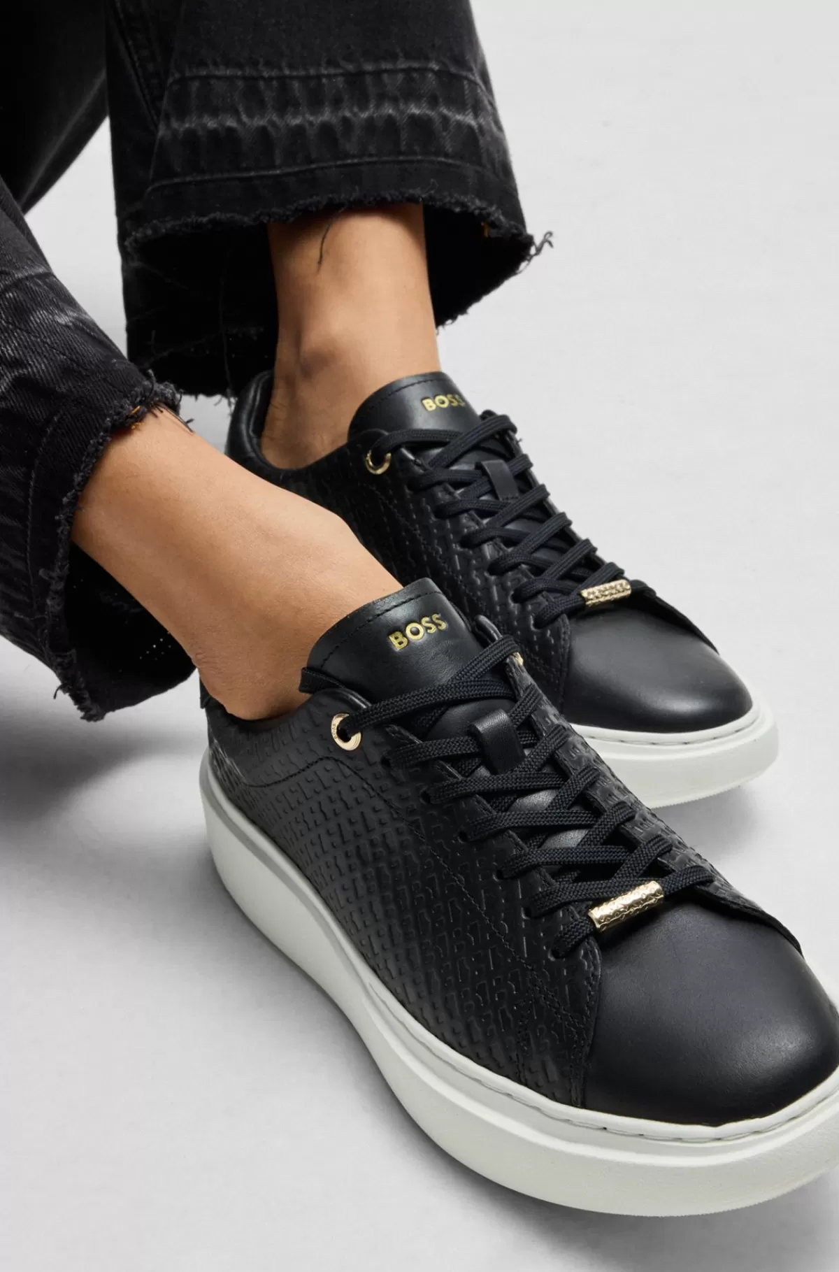 HUGO BOSS ENDisplay Name: Sneakers Med Cup-sole I Læder Med Prægede Monogrammer Sort Store