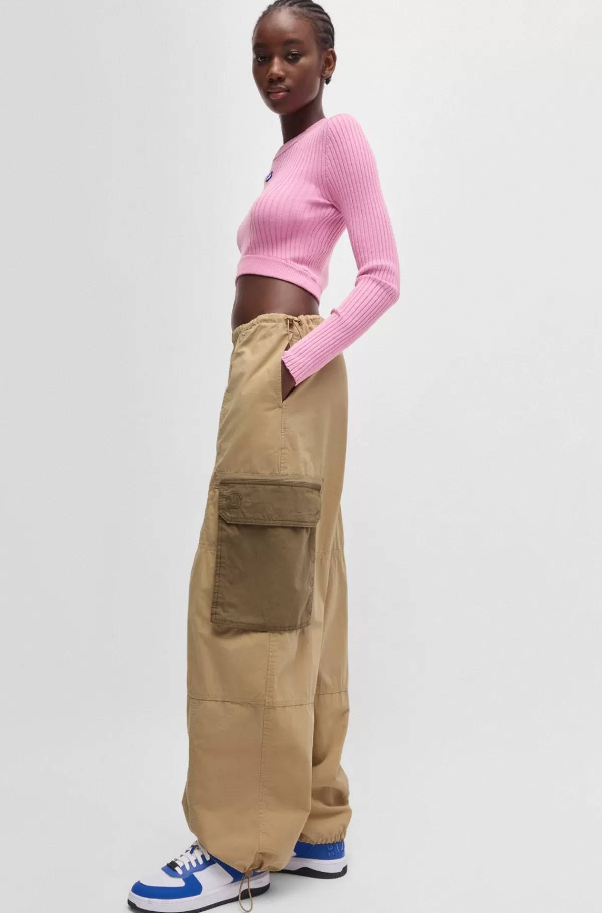HUGO BOSS Faldskærmsbukser I Bomuld Med Oversize Fit Og Cargolommer Lys beige Outlet