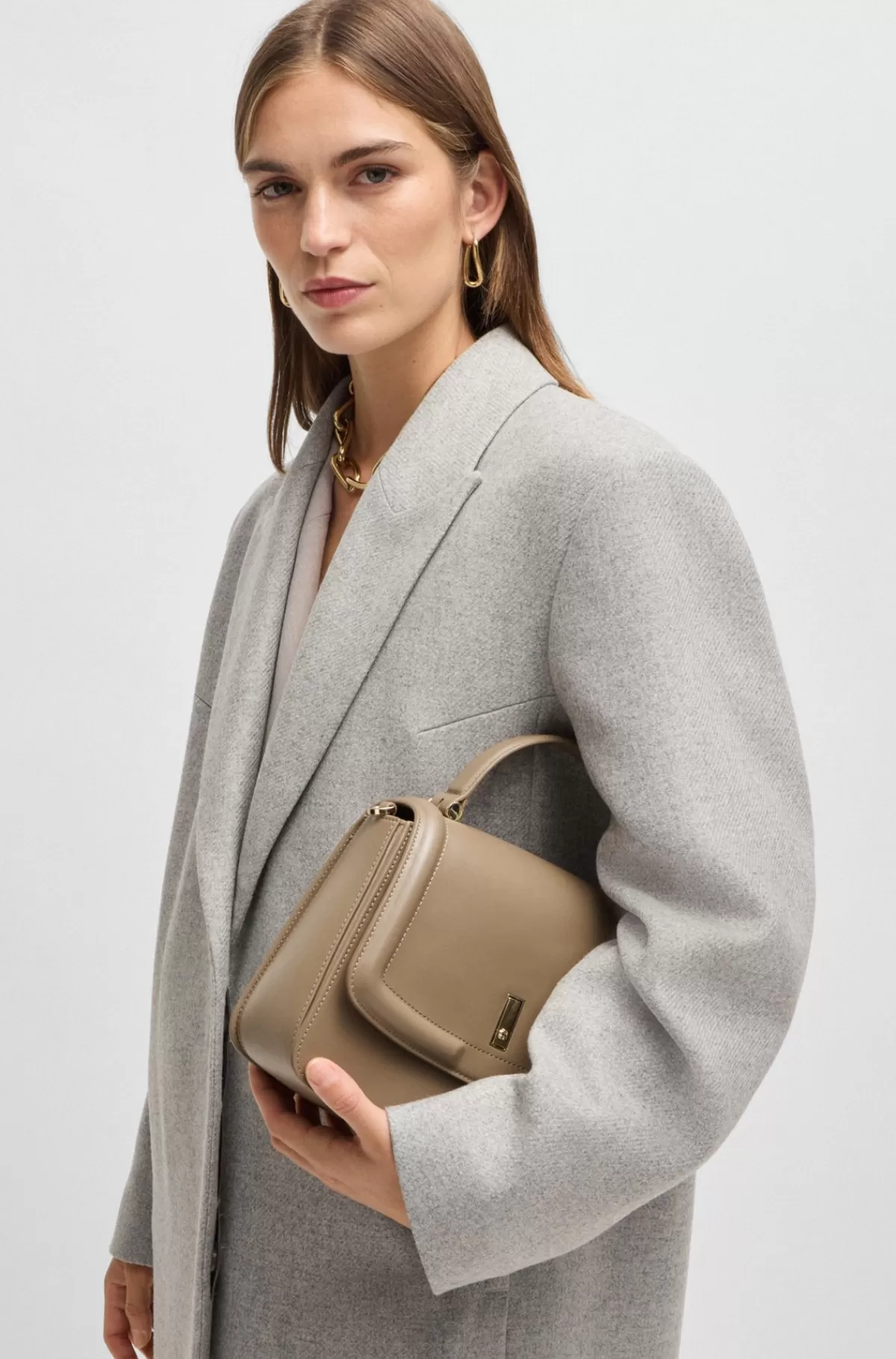HUGO BOSS Håndtaske I Læder Med Hank Foroven Og Dobbelt B-monogram Brun Online
