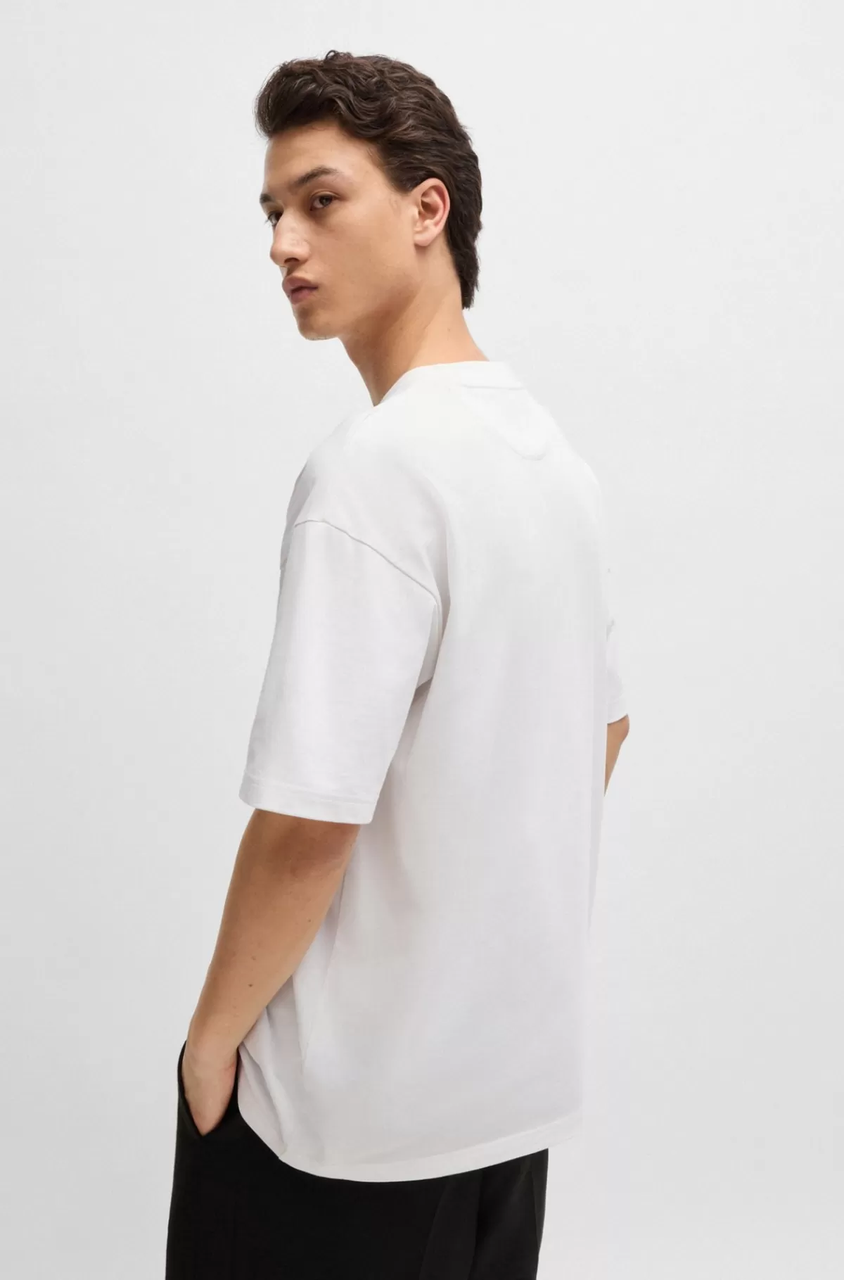 HUGO BOSS HUGO X Les Benjamins T-shirt Med Oversize Fit Og Svanegrafik Hvid Fashion