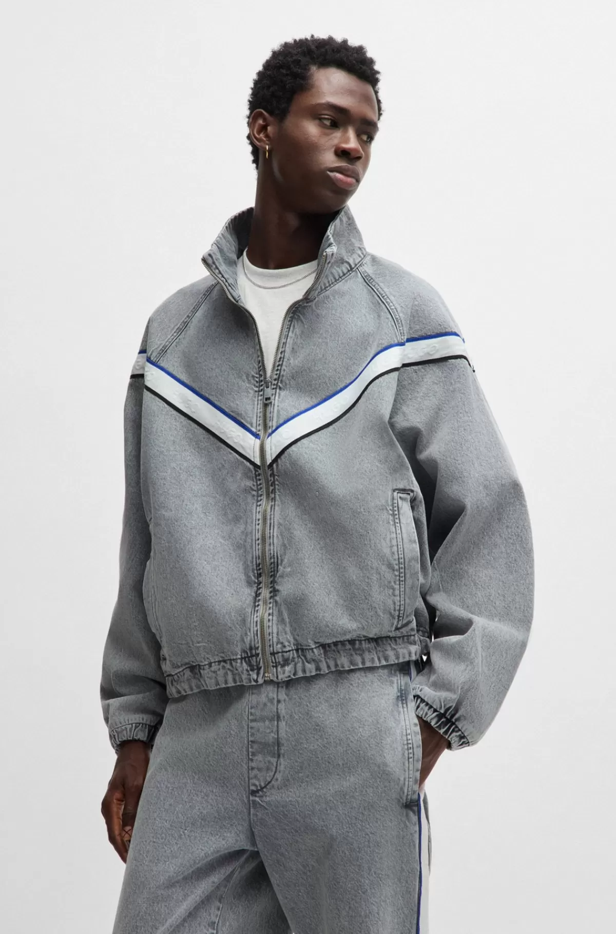 HUGO BOSS Jakke Med Lynlås Og Logobånd I Denim Grå Best Sale