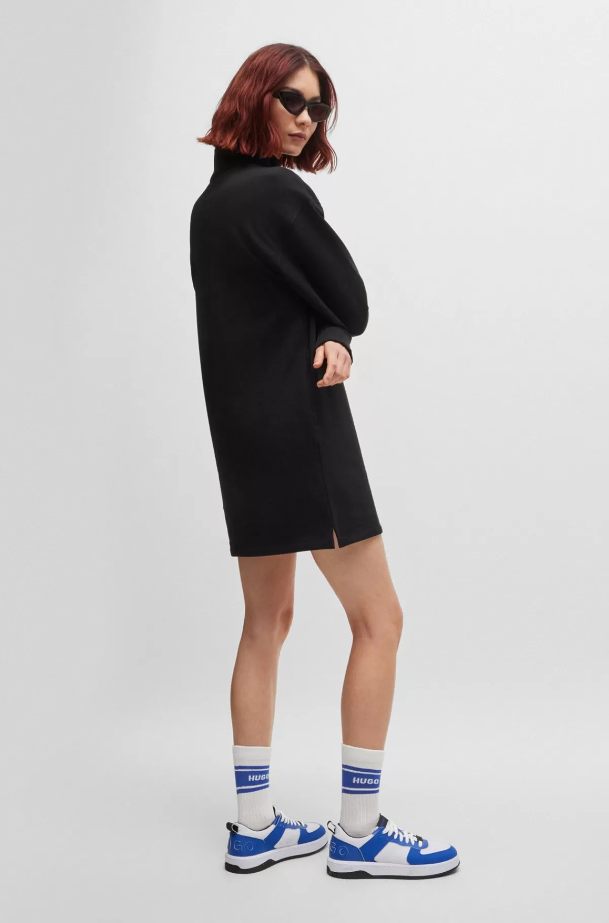 HUGO BOSS Kjole I Bomuldsfrotté Med Lynlås I Halsen Og Logobadge Med Happy HUGO Sort Clearance