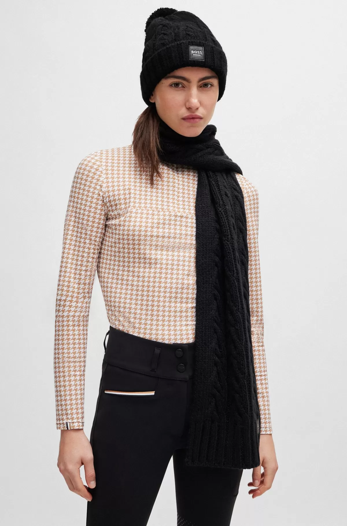 HUGO BOSS Let Hue Med Kvast Og Fleecefor Til Hestesport Sort Fashion
