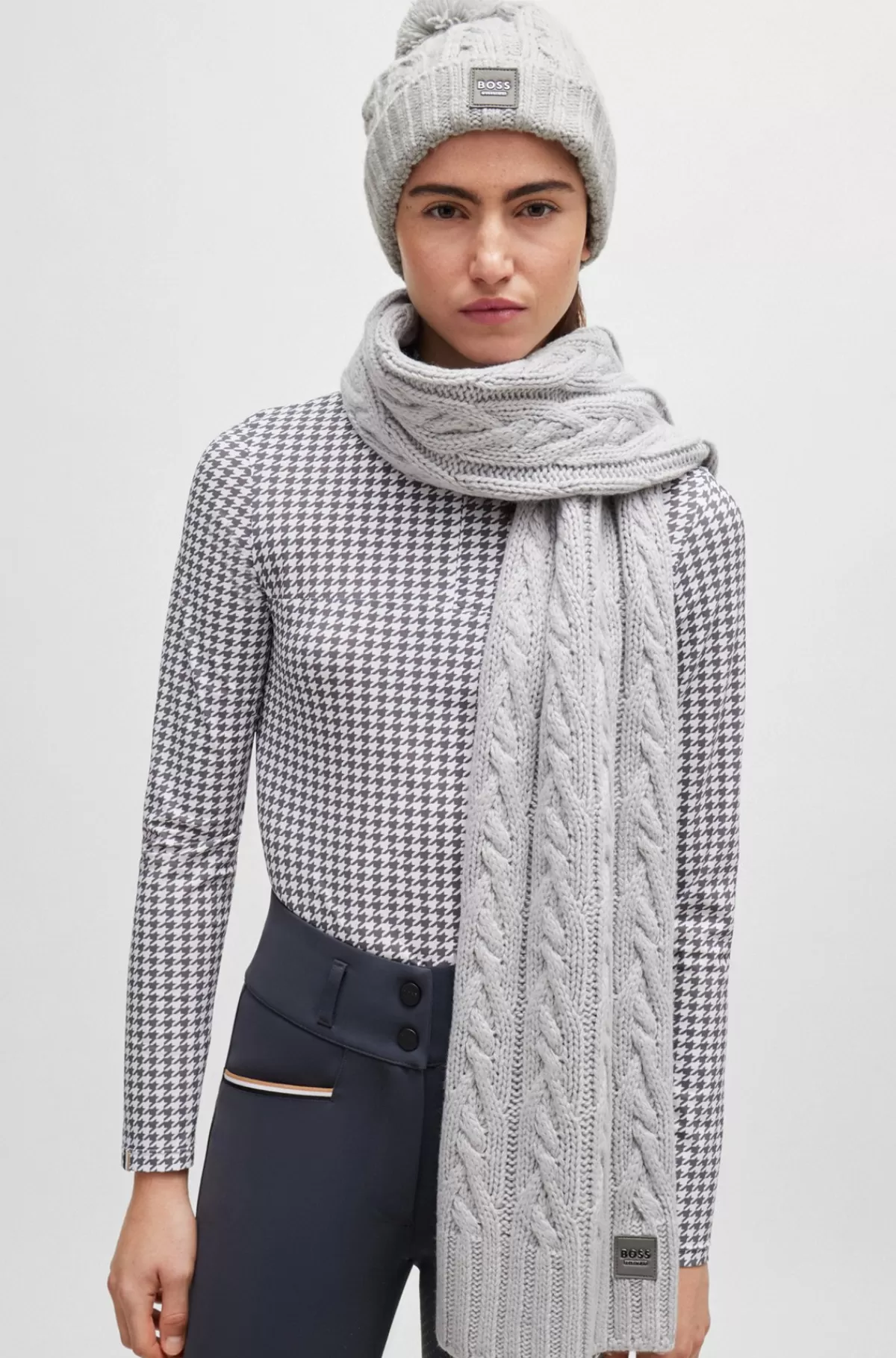 HUGO BOSS Let Hue Med Kvast Og Fleecefor Til Hestesport Lysegrå Best