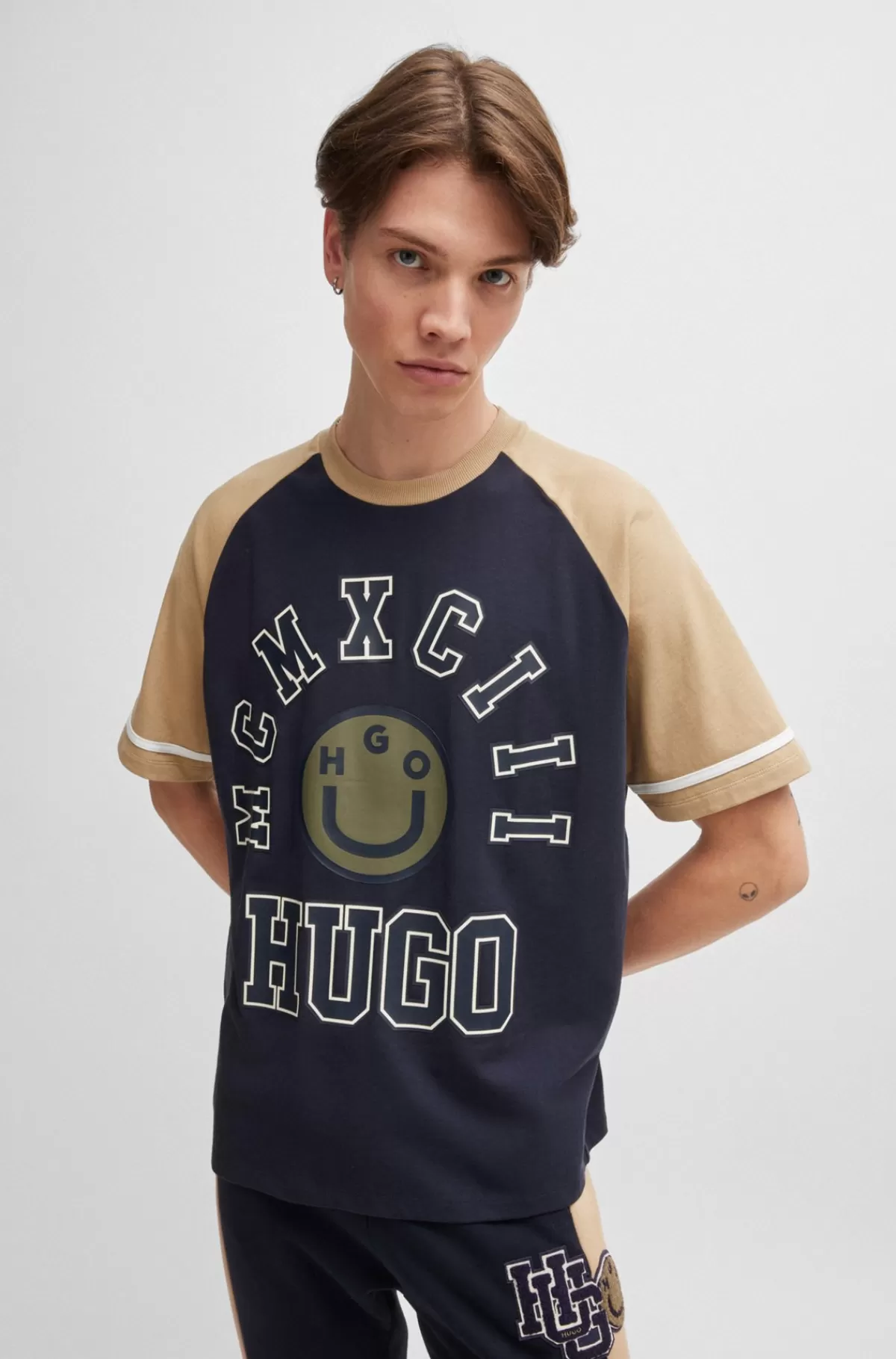 HUGO BOSS Loose Fit T-shirt I Bomuldsjersey Med Sæsonbetonet Grafik Mørkeblå Cheap