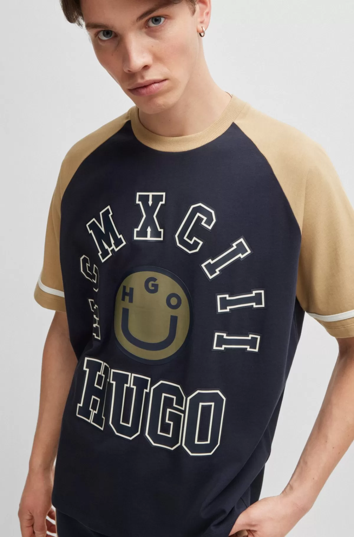 HUGO BOSS Loose Fit T-shirt I Bomuldsjersey Med Sæsonbetonet Grafik Mørkeblå Cheap