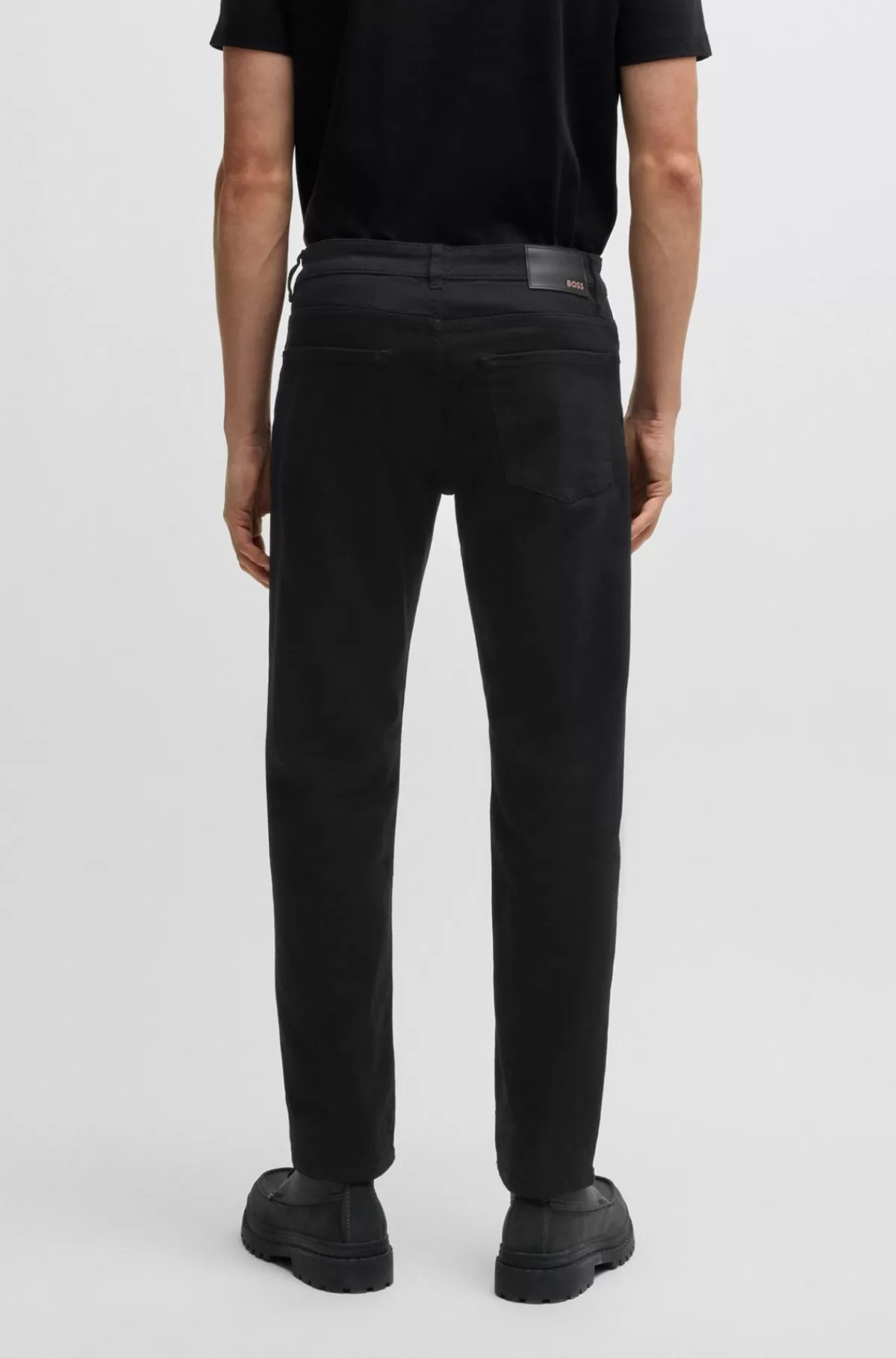 HUGO BOSS Maine Regular Fit Jeans I Farveægte Denim Med Behageligt Stræk Sort Sale