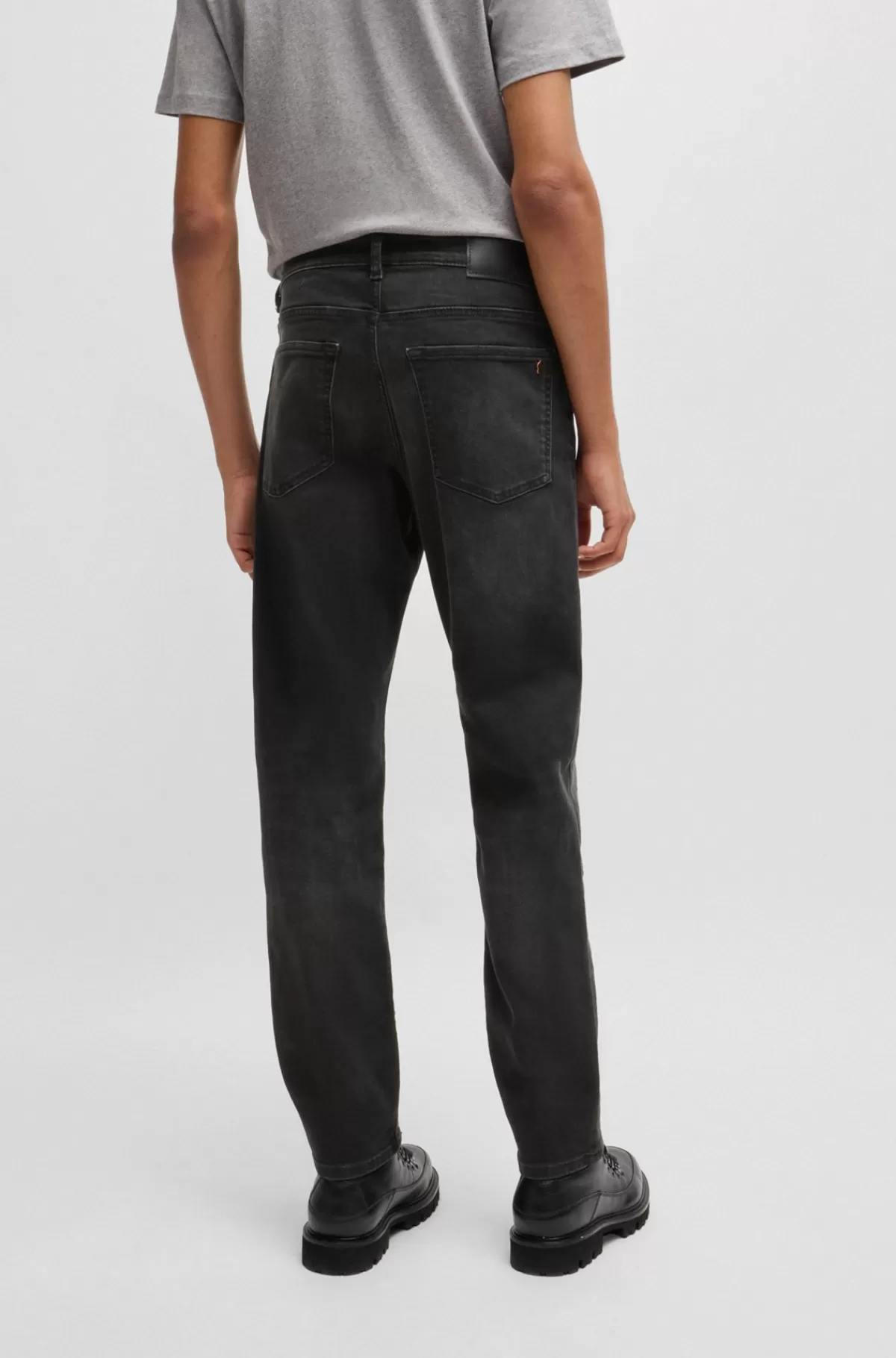 HUGO BOSS Maine e Jeans Med Regular Fit I Blød Og Smidig Denim Sort Discount