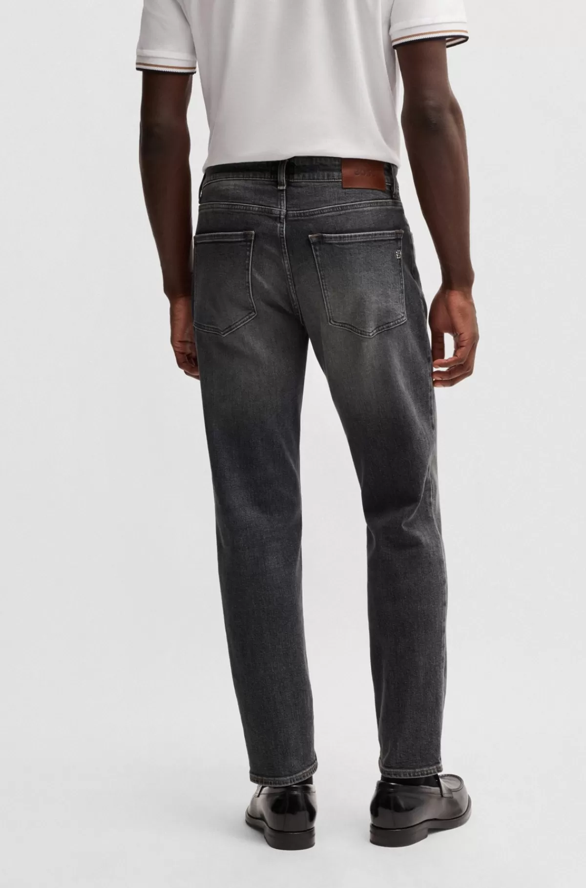 HUGO BOSS Maine-jeans Med Regular Fit I Sort Behagelig Denim Med Stræk Mørkegrå Fashion
