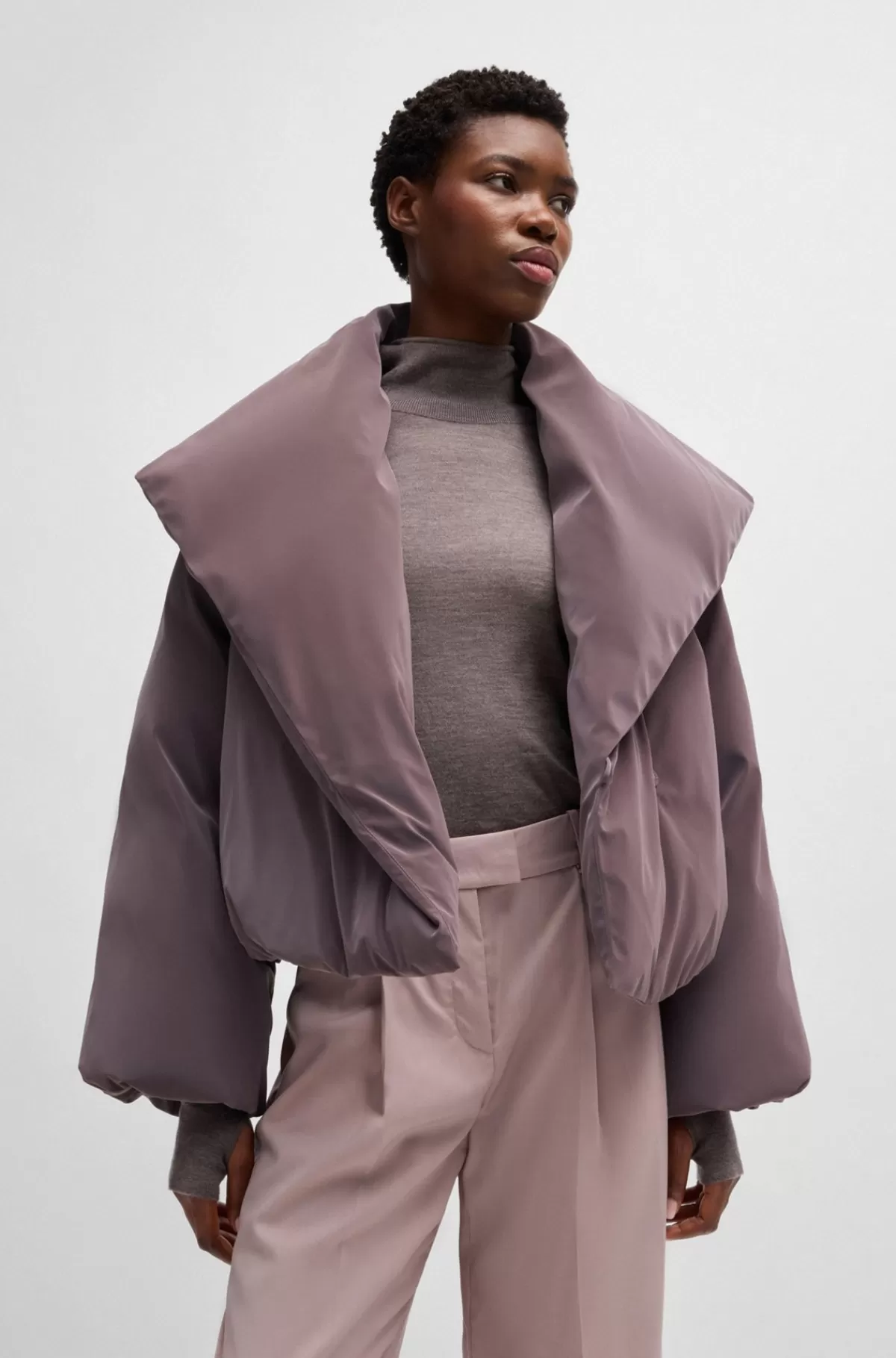 HUGO BOSS NAOMI X BOSS Afkortet Dunjakke I Velourblødt Stof Lilla Store