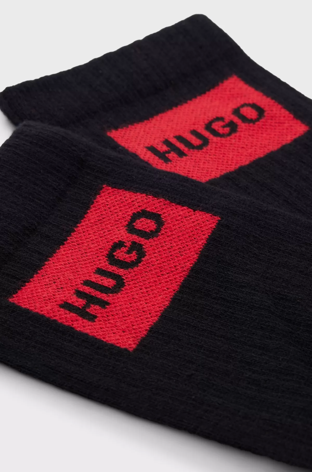 HUGO BOSS Pakke Med To Par Korte Sokker Med Røde Logomærkater Sort Shop