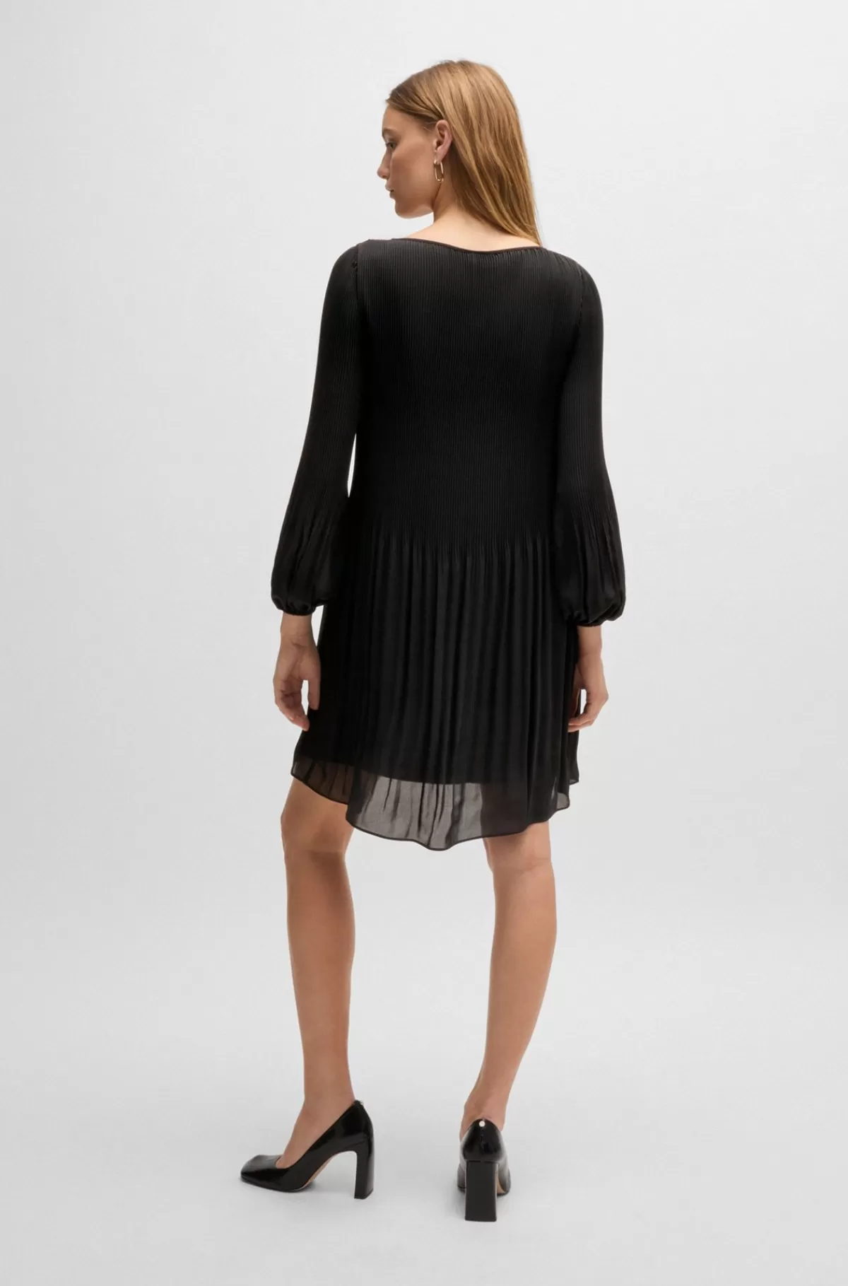 HUGO BOSS Plisseret Kjole Med Regular Fit Og Crew Neck Sort Shop