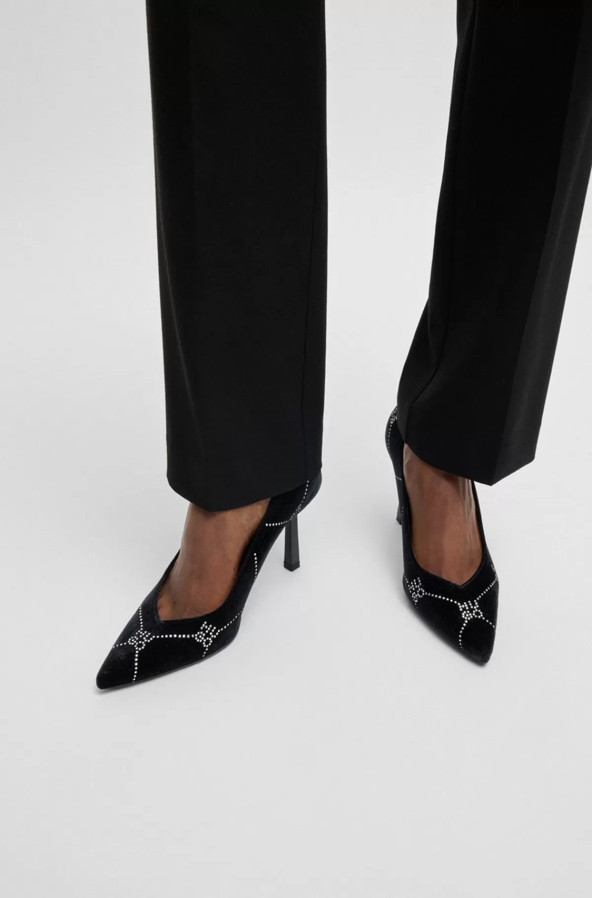 HUGO BOSS Pumps Med Velourlook Og Signatur-kædemotiv I Similisten Sort Discount