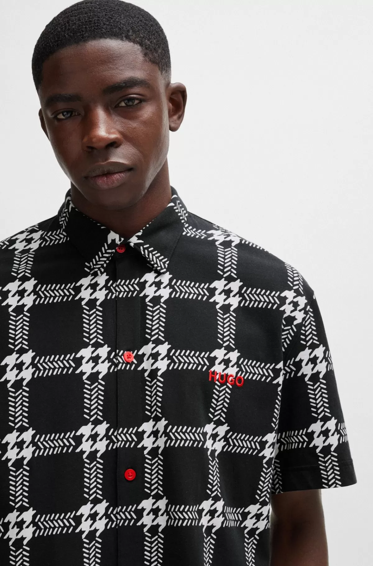 HUGO BOSS Pyjamas Med Korte ærmer Og Ben I Bomuld Med Stræk Og Hanefjedsprint Sort Shop