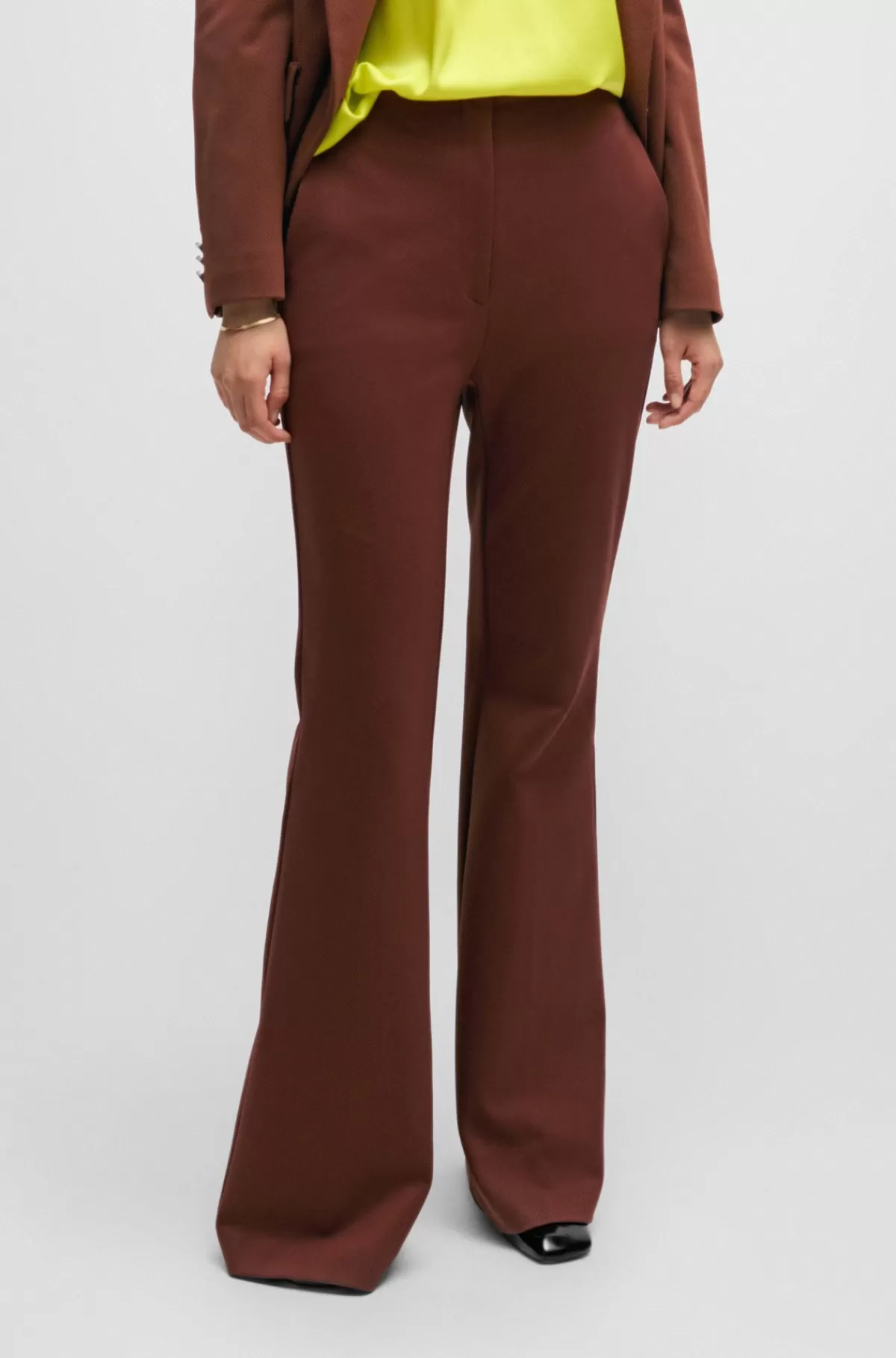 HUGO BOSS Regular Fit Bukser I Twill Med Stræk Og Vide Ben Mørkebrun Best