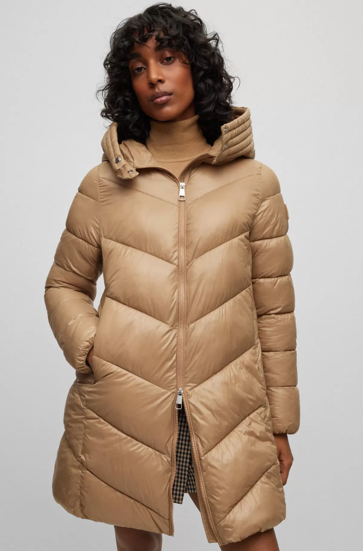 HUGO BOSS Regular Fit Dunjakke I Vandskyende Skinnende Stof Beige Sale