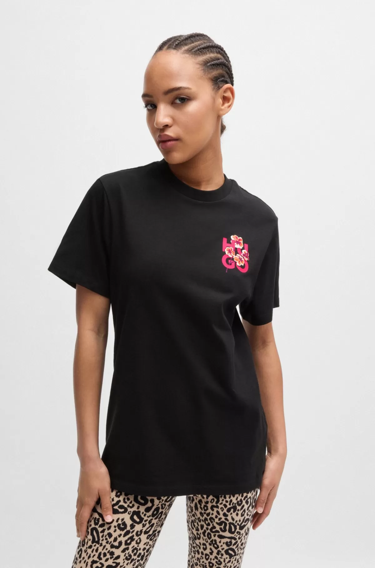 HUGO BOSS Relaxed Fit T-shirt I økologisk Bomuld Med Blomstret Logografik Sort Shop