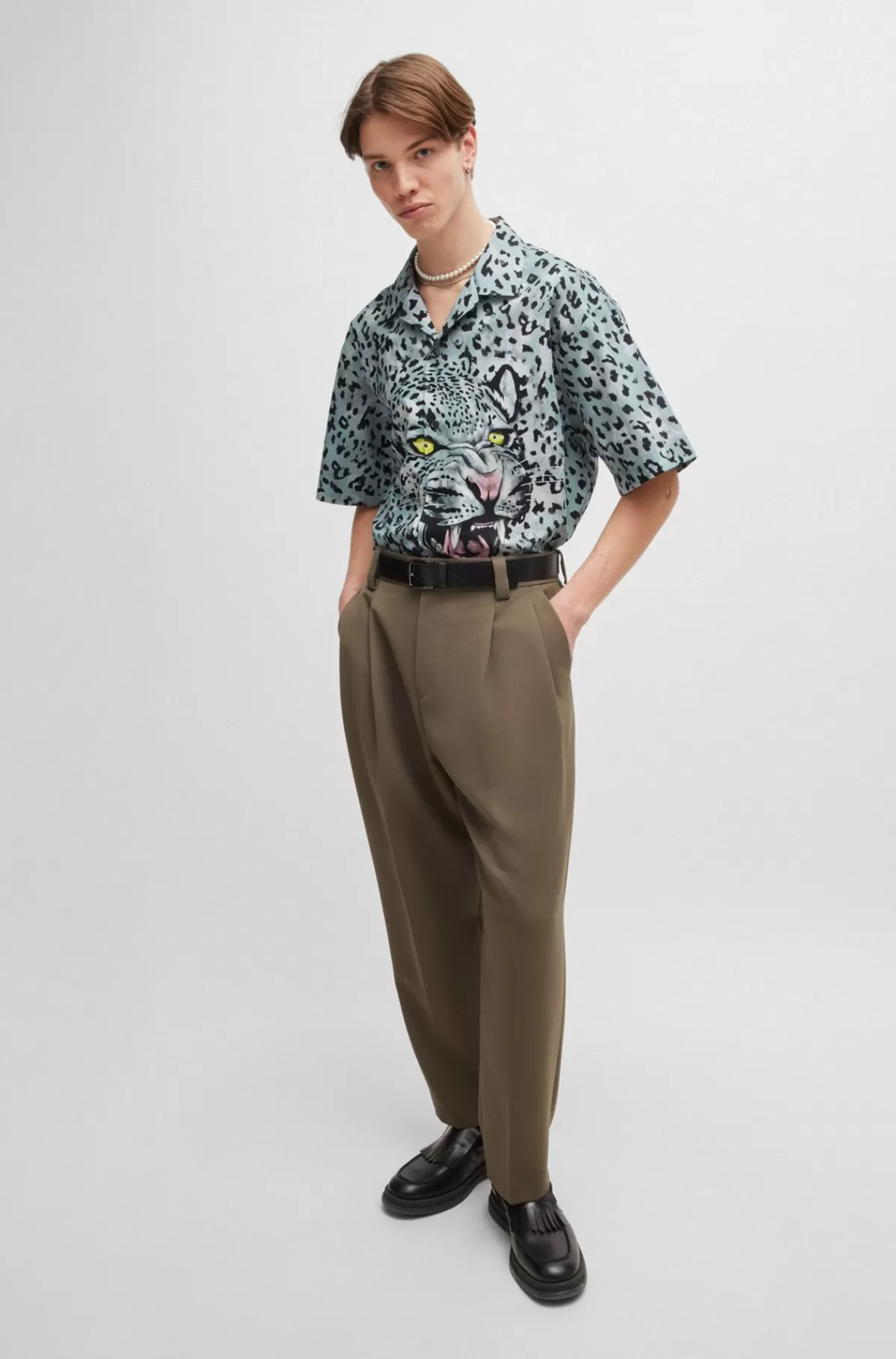 HUGO BOSS Skjorte Med Korte ærmer Og Oversize Fit I Bomuld Med Dyreprint Lysegrå Shop