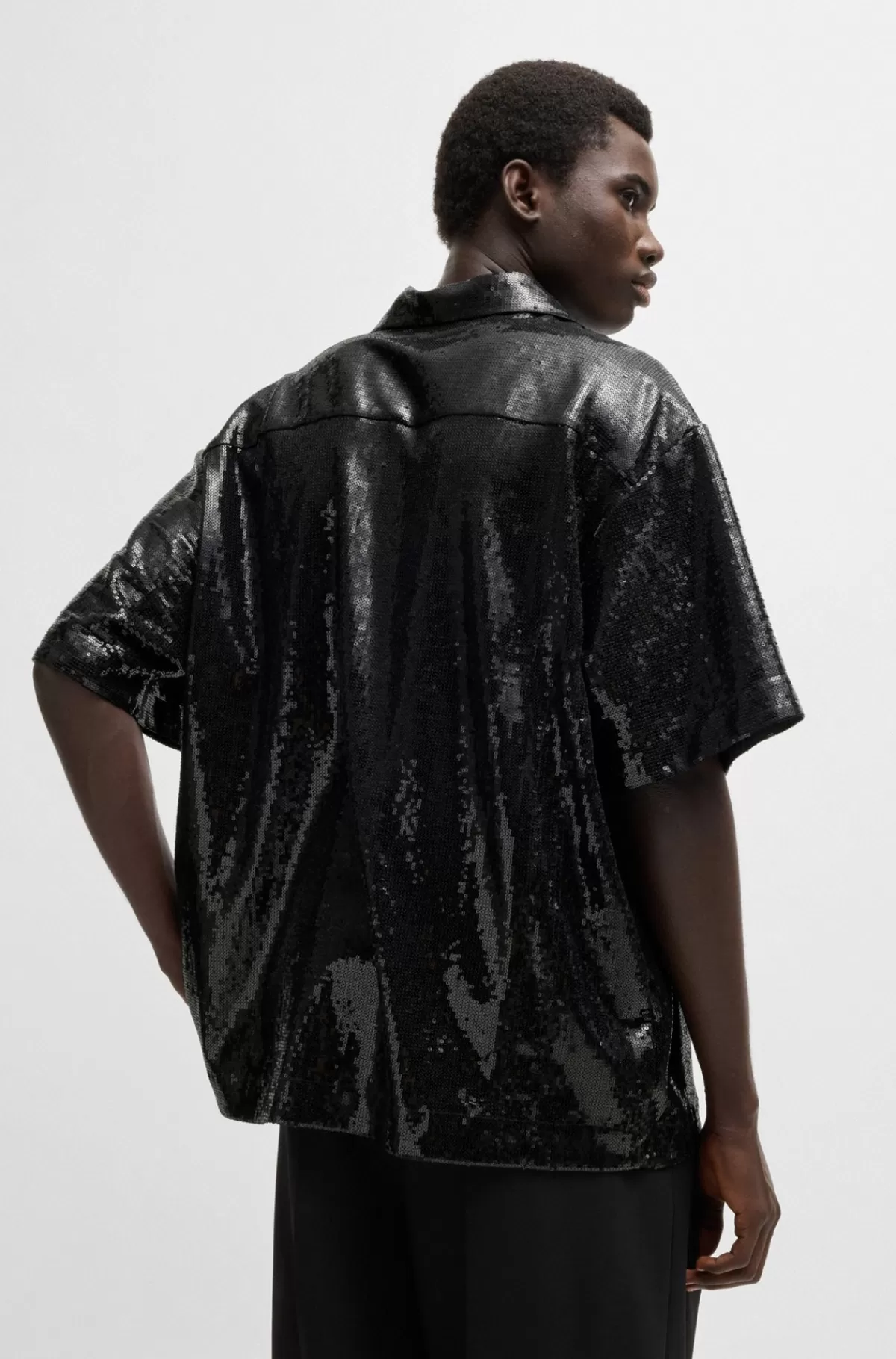 HUGO BOSS Skjorte Med Oversize Fit Med Korte ærmer Og I Pailletstof Med Stræk Sort Store