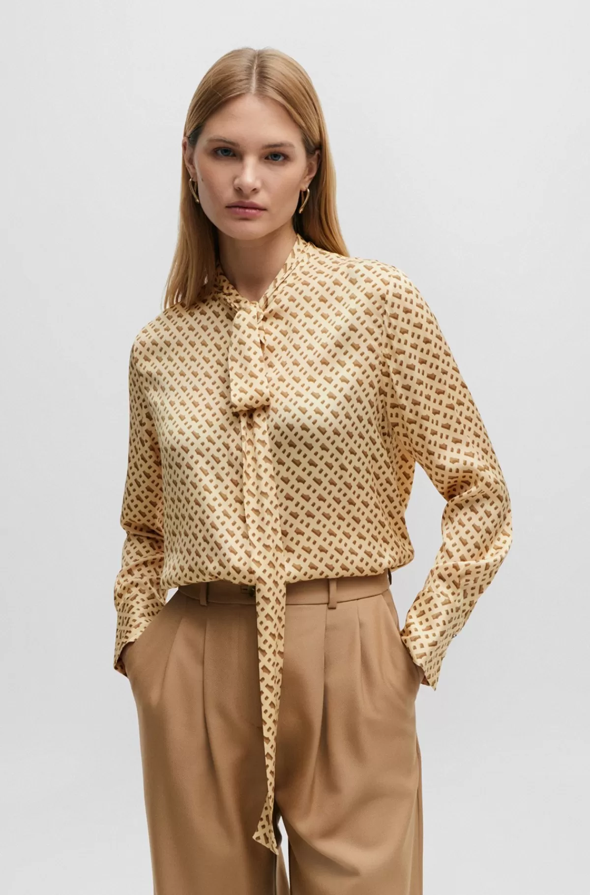 HUGO BOSS Skjorte Med Relaxed Fit I En Silkeblanding Med Monogramprint Beige mønstret Clearance