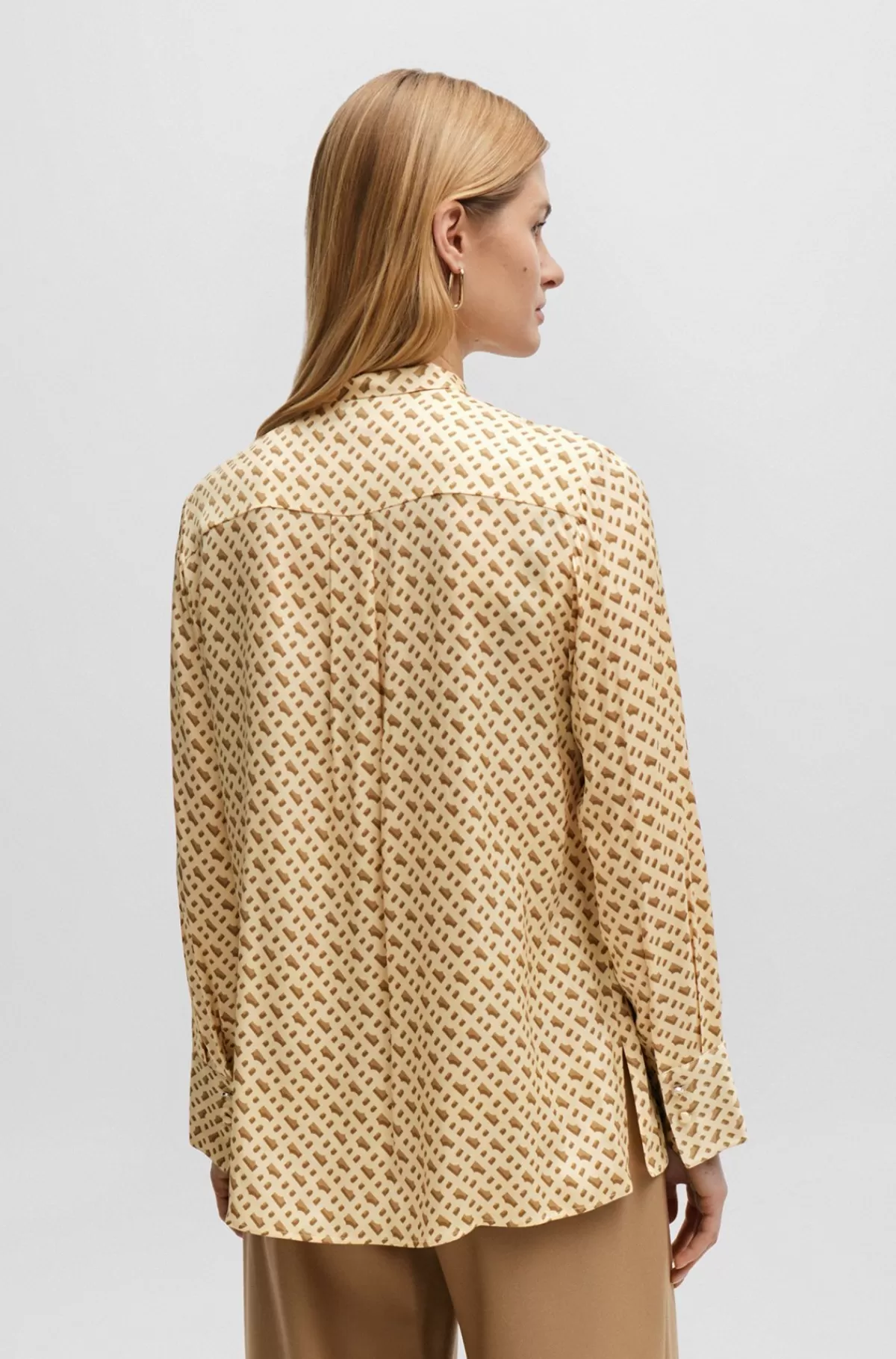 HUGO BOSS Skjorte Med Relaxed Fit I En Silkeblanding Med Monogramprint Beige mønstret Clearance