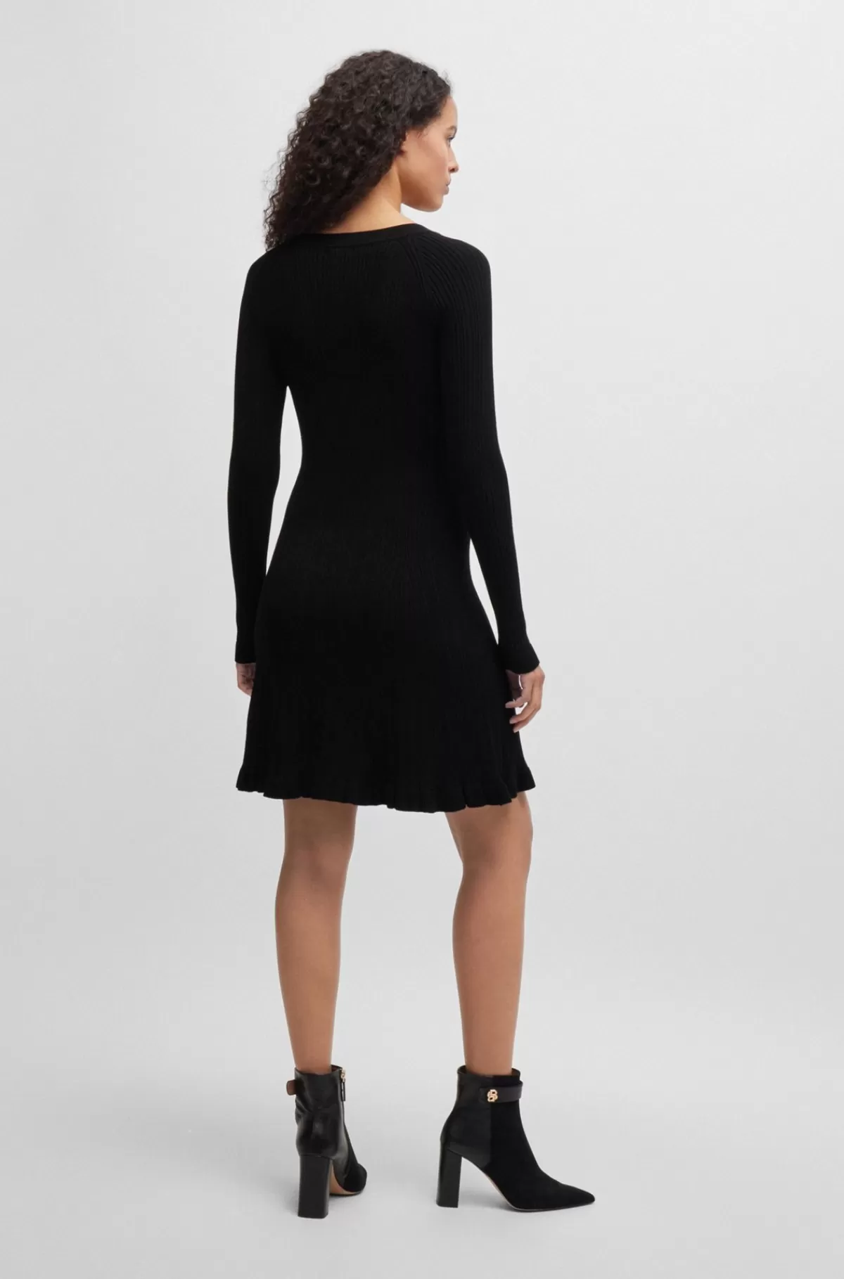 HUGO BOSS Strikket Kjole Med Lange ærmer Og Ribstruktur Sort Best Sale