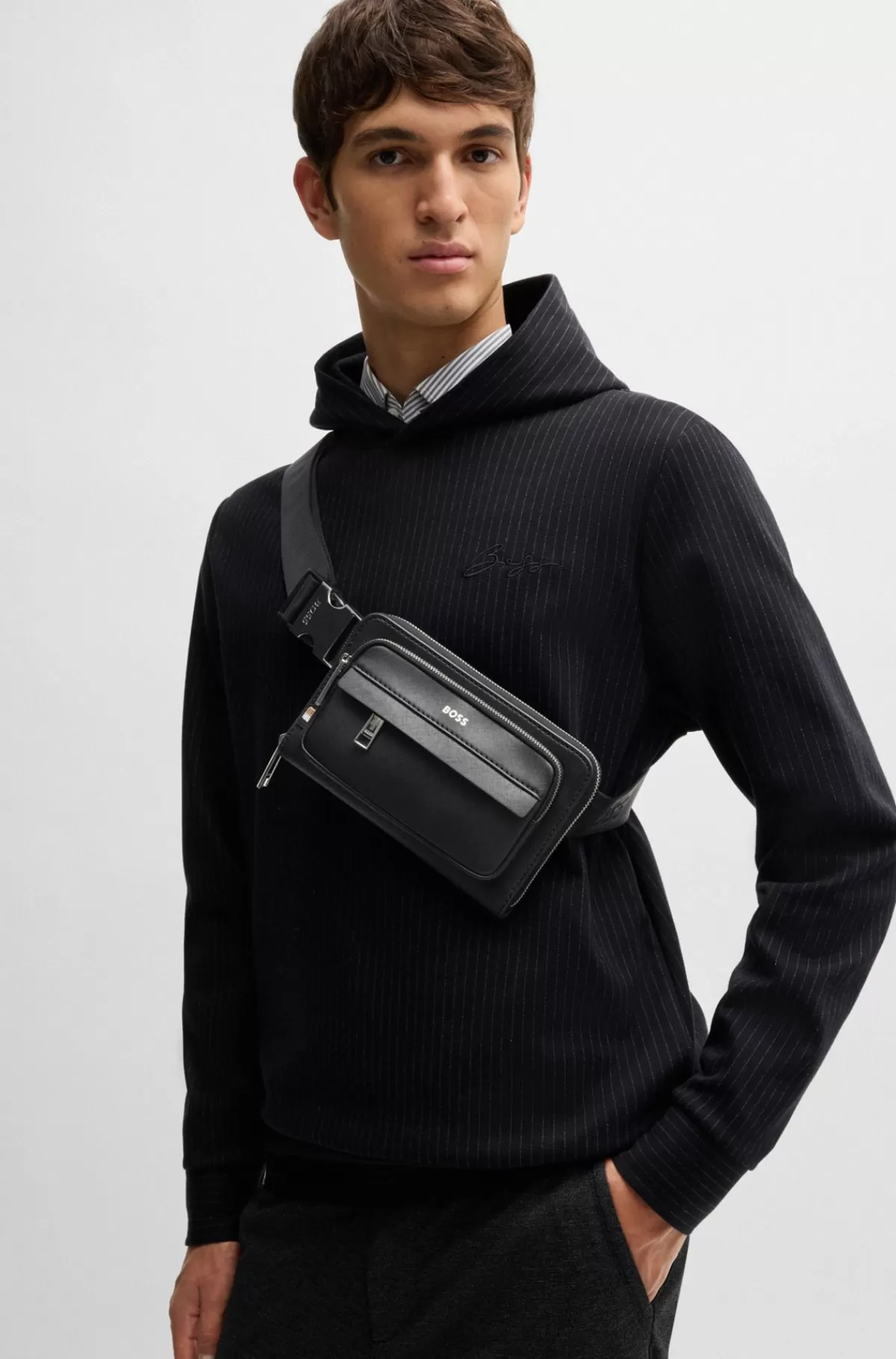 HUGO BOSS Struktureret Crossbody-taske Med Brandede Detaljer Sort New