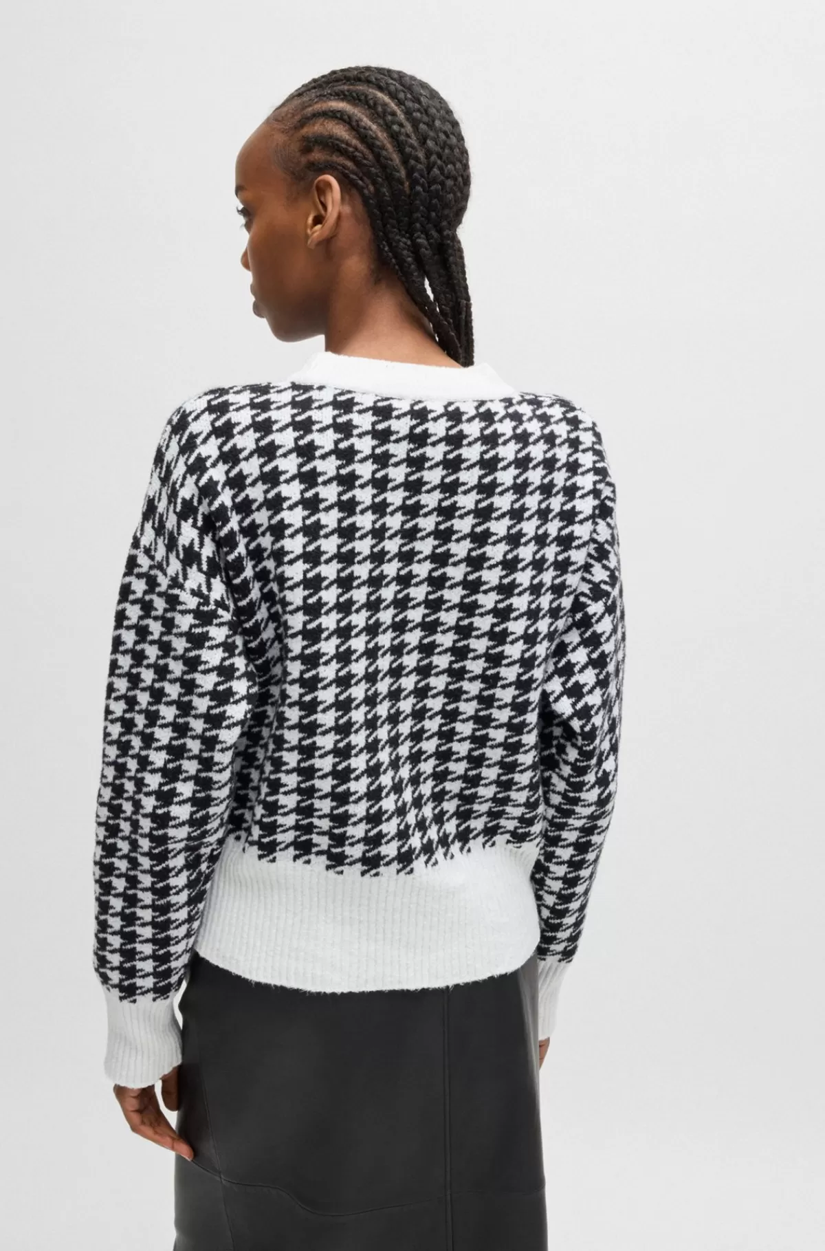 HUGO BOSS Sweater I Bomuldsblanding Med Oversize Fit Og Hanefjedstern Hvid/sort Shop