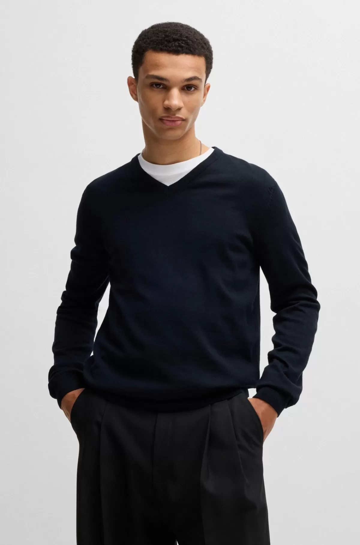 HUGO BOSS Sweater I Ny Uld Med Regular Fit Og V-hals Mørkeblå Flash Sale