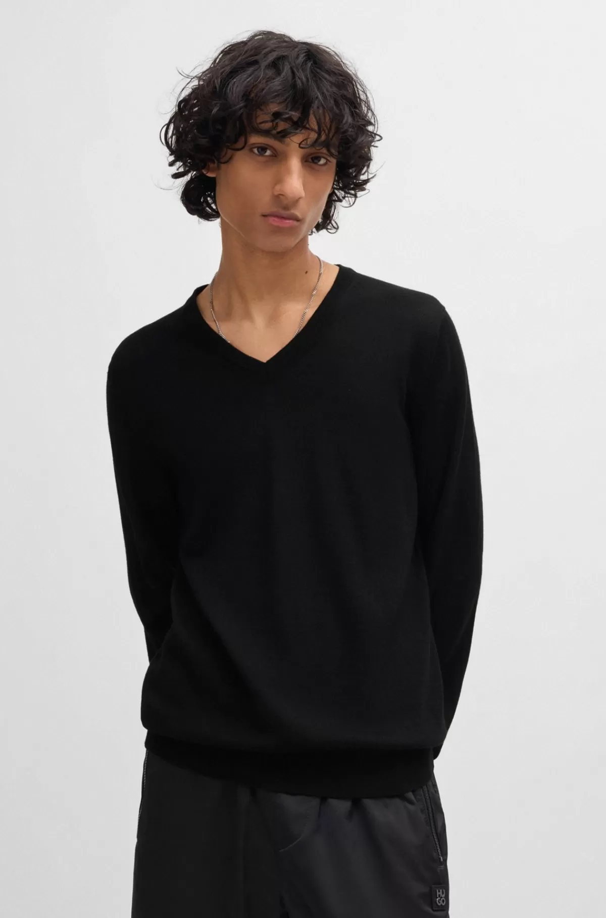 HUGO BOSS Sweater I Ny Uld Med Regular Fit Og V-hals Sort New