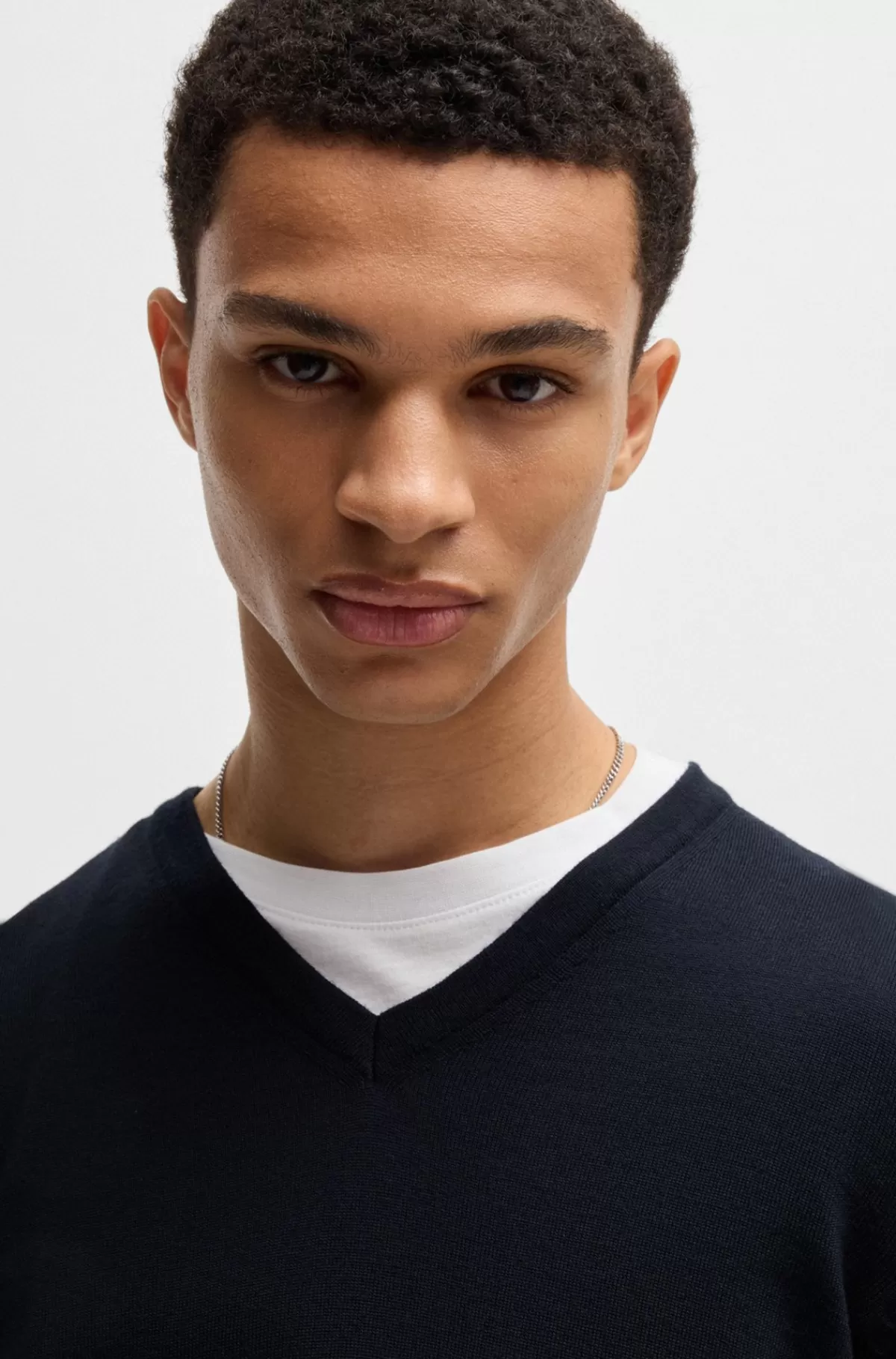 HUGO BOSS Sweater I Ny Uld Med Regular Fit Og V-hals Mørkeblå Flash Sale