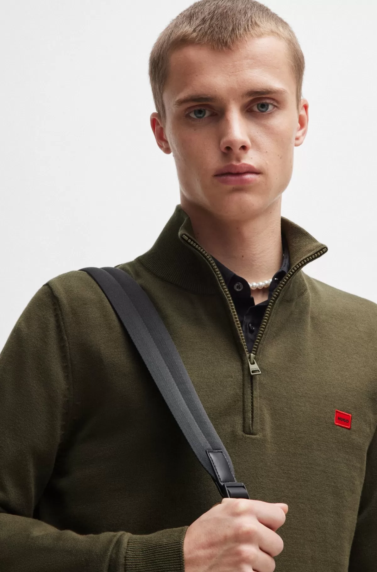 HUGO BOSS Sweater I Strikket Bomuld Med Lynlås I Halsen Og Rødt Logomærkat Kaki Shop