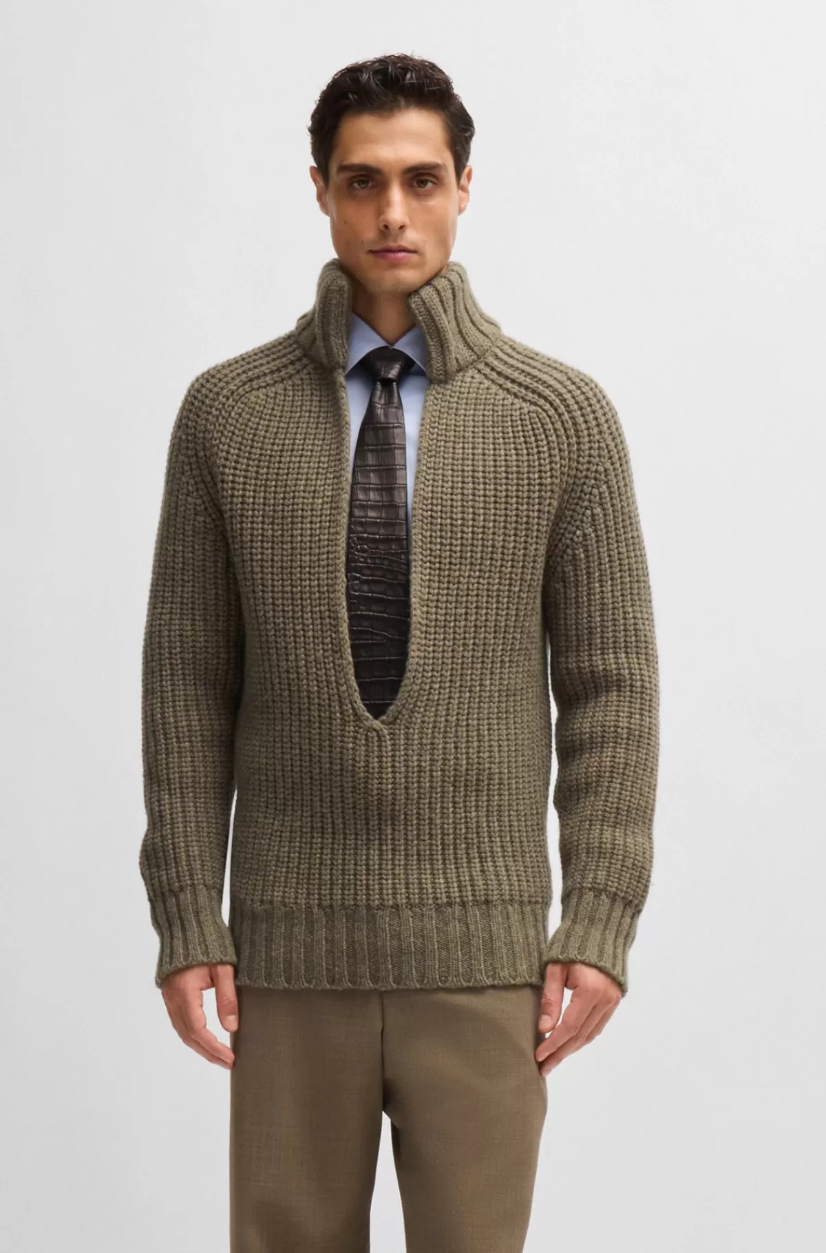 HUGO BOSS Sweater I Struktureret Uld Med En Dyb V-hals Kaki Fashion