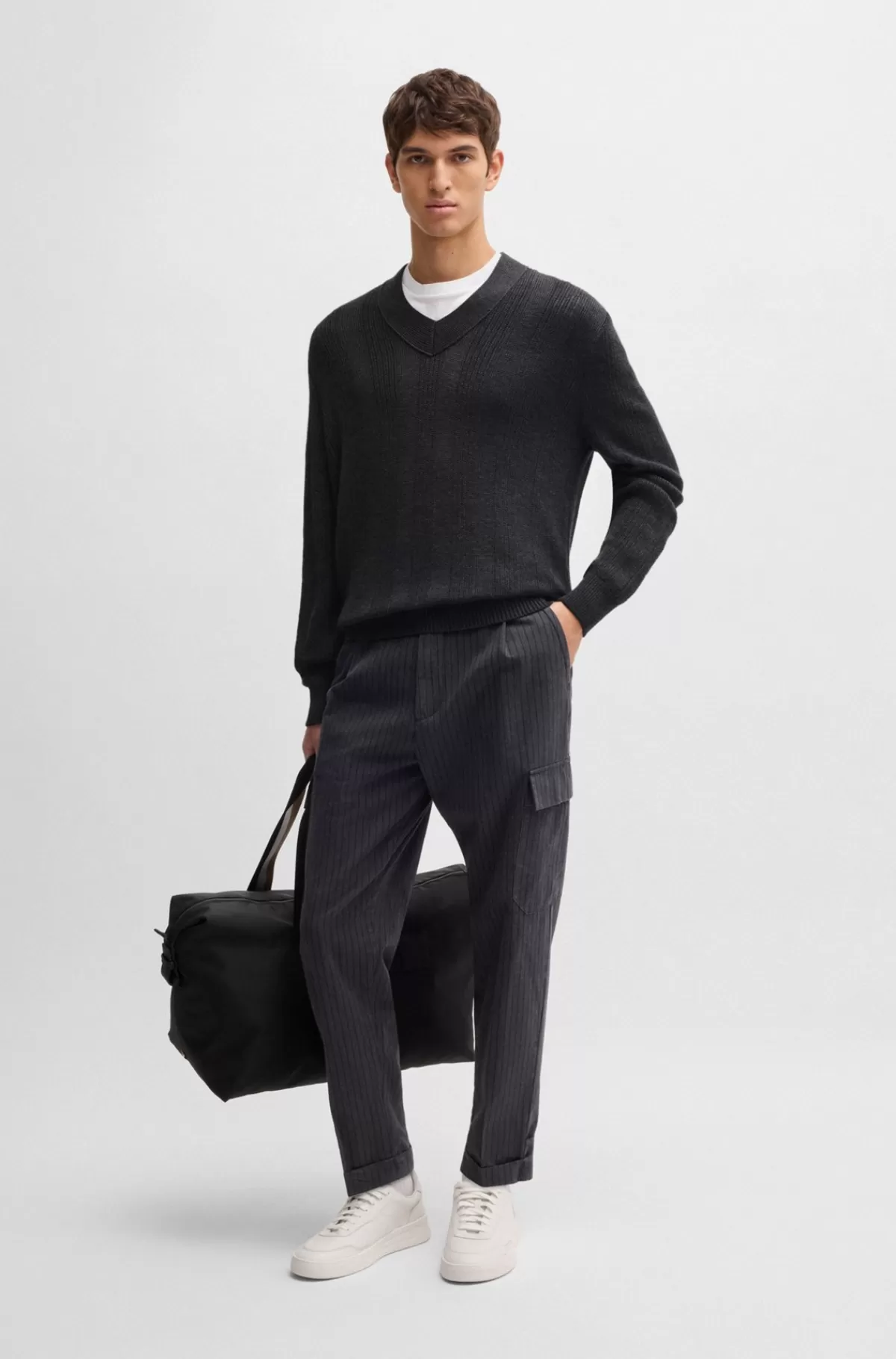 HUGO BOSS Sweater Med V-hals Og Forskellige Strukturer I Ny Uld Mørkegrå Online