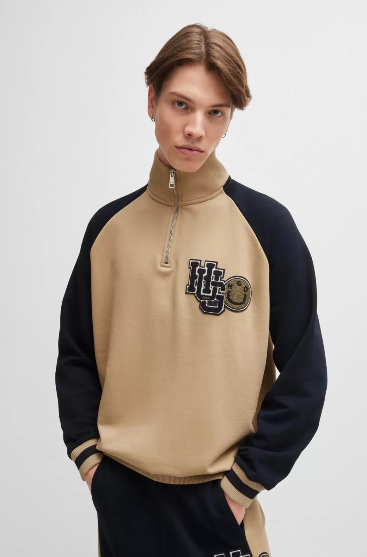 HUGO BOSS Sweatshirt I Bomuldsfrotté Med Varsity-inspireret Logomærke Beige Shop