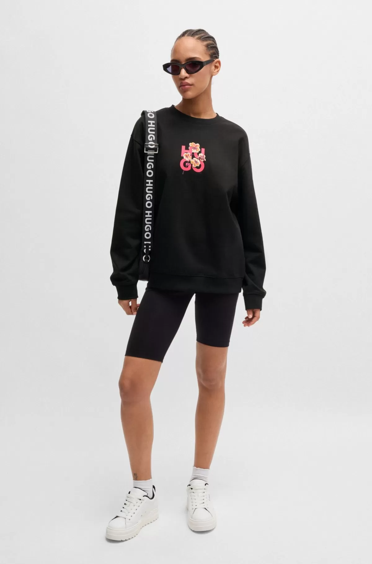 HUGO BOSS Sweatshirt I Sweatkvalitet Af Bomuld Med Stablet Logo Og Blomster Sort Discount