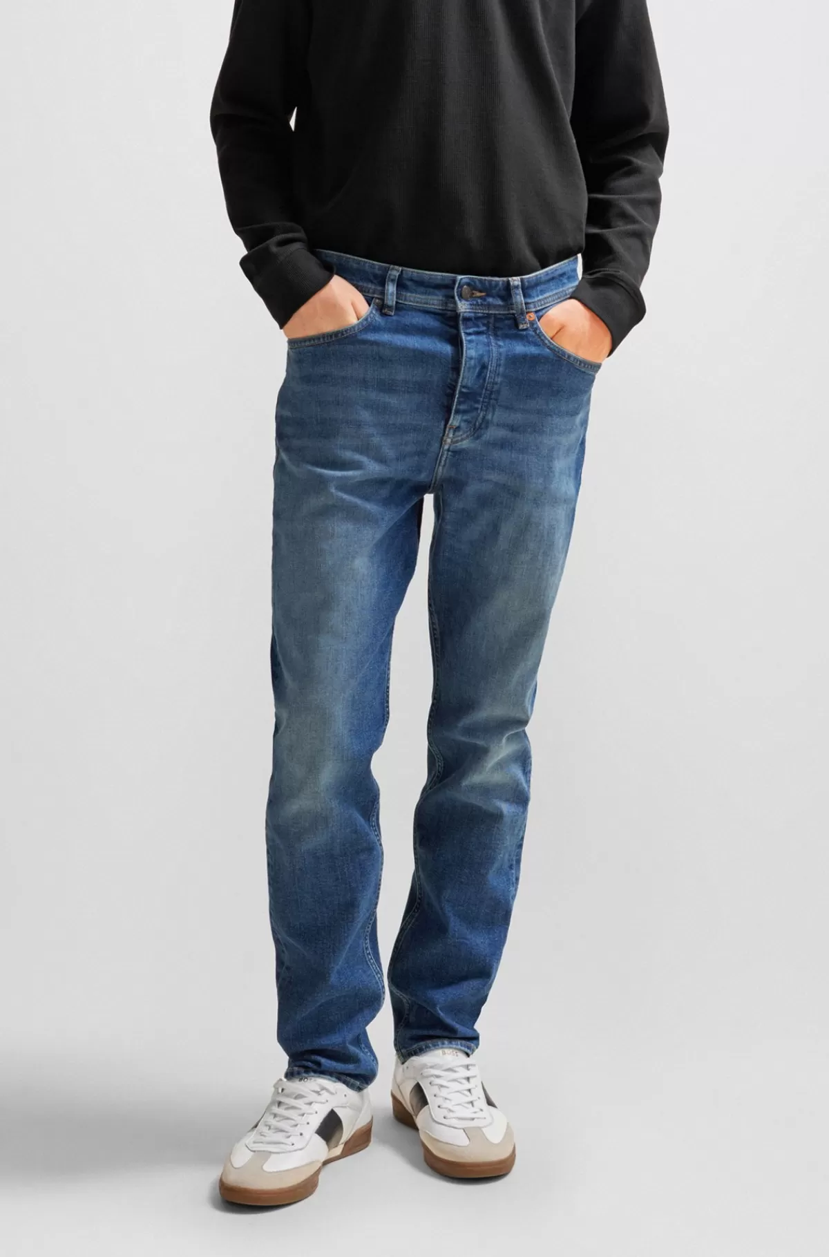 HUGO BOSS Tapered Fit Jeans I Behagelig Denim Med Stræk Blå Sale