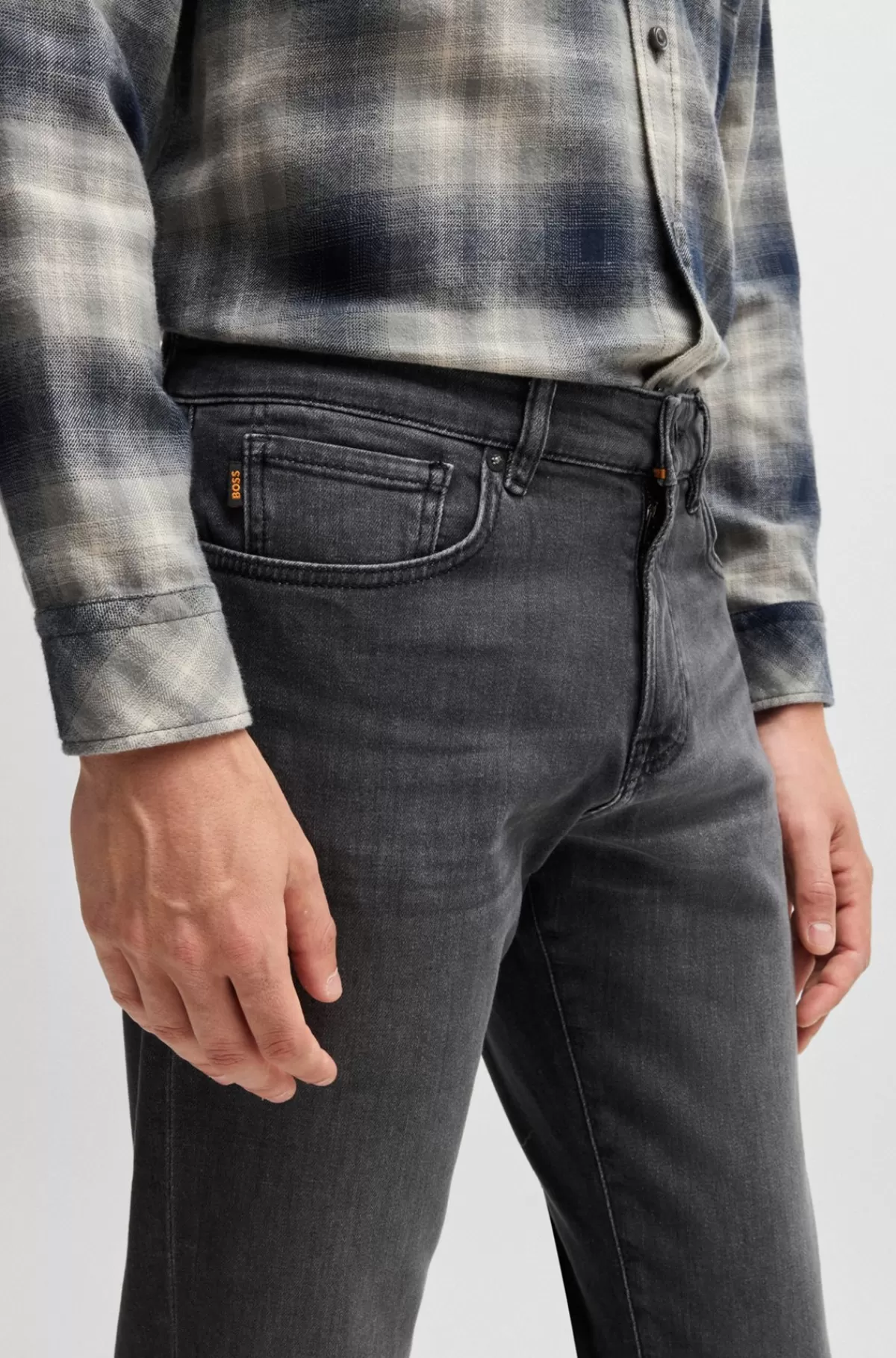 HUGO BOSS Tapered Fit Jeans I Sort Denim Med Behageligt Stræk Mørkegrå Fashion