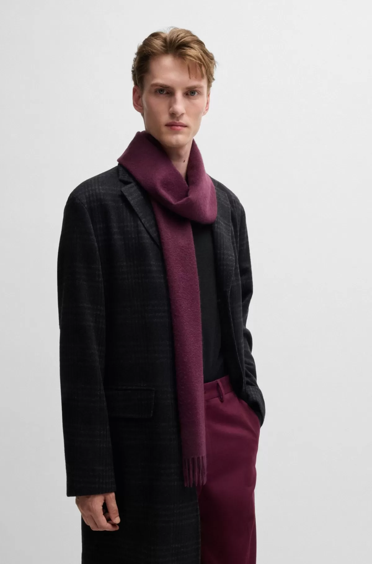 HUGO BOSS Tørklæde I Ren Italiensk Kashmir Med Frynser Og Broderet Logo Mørklilla Online