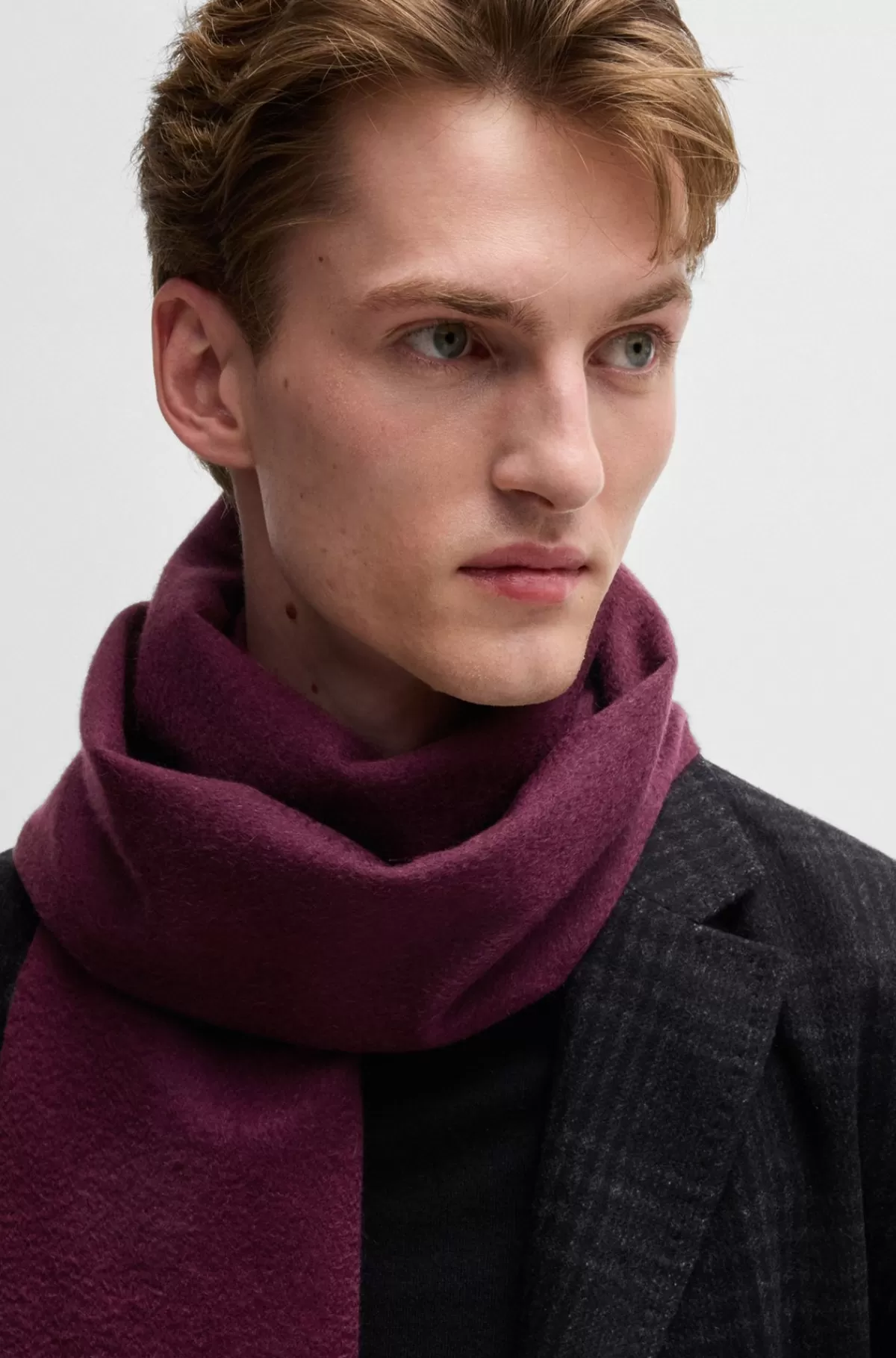 HUGO BOSS Tørklæde I Ren Italiensk Kashmir Med Frynser Og Broderet Logo Mørklilla Online