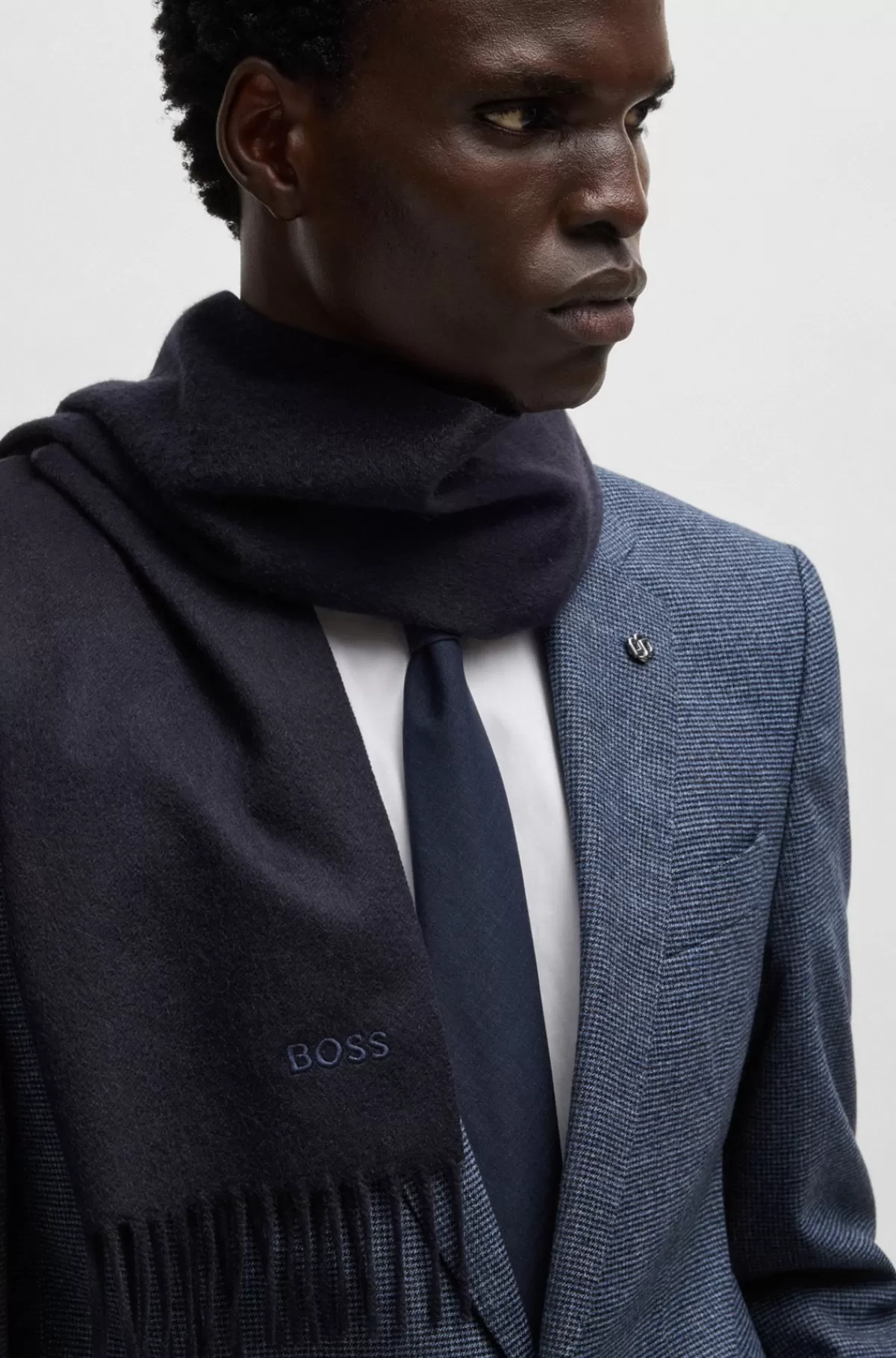 HUGO BOSS Tørklæde I Ren Italiensk Kashmir Med Frynser Og Broderet Logo Mørkeblå Discount