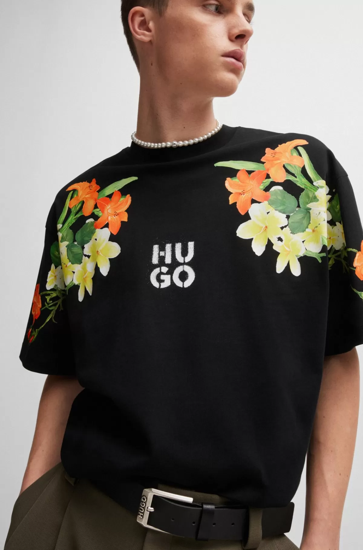 HUGO BOSS T-shirt I Bomuldsjersey Med Blomsterprint Og Stablet Logo Sort Cheap